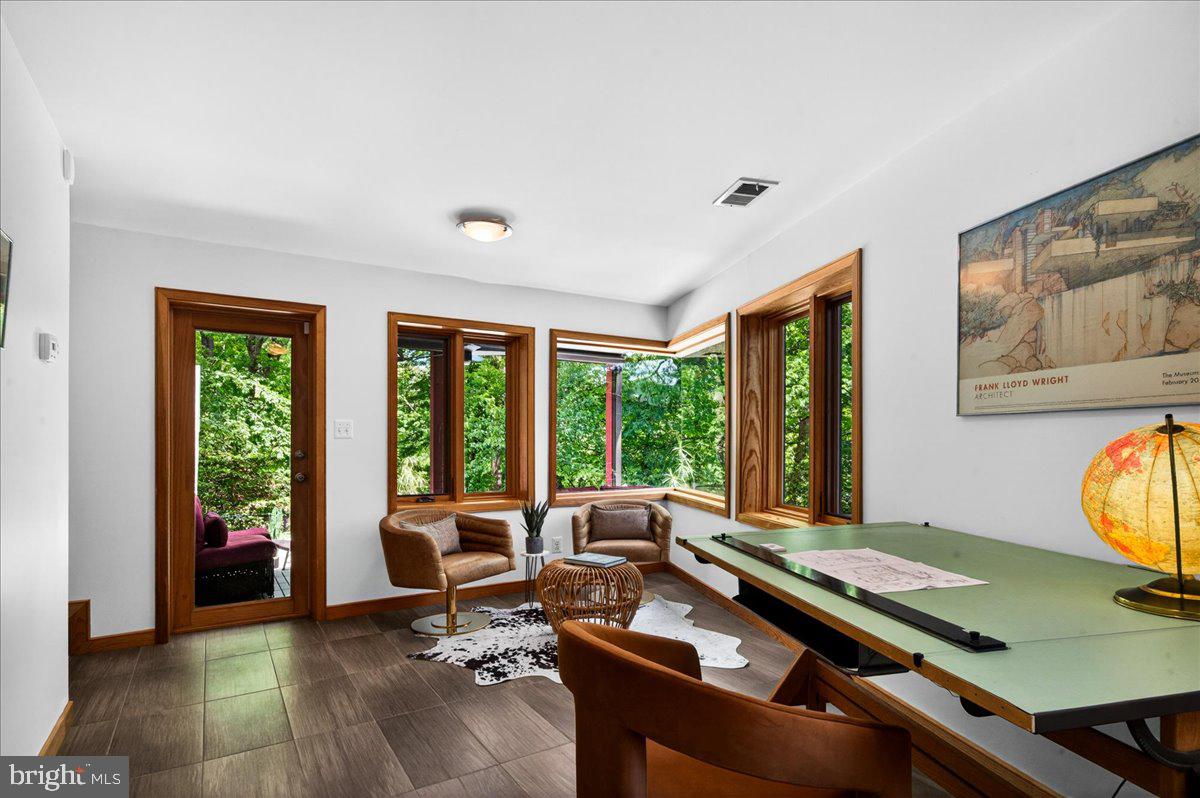 COUNTRY CLUB HILLS - Residential