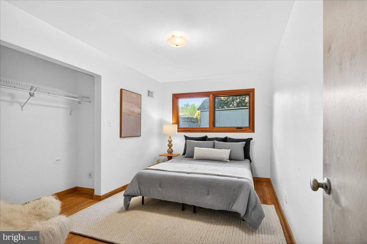 COUNTRY CLUB HILLS - Residential