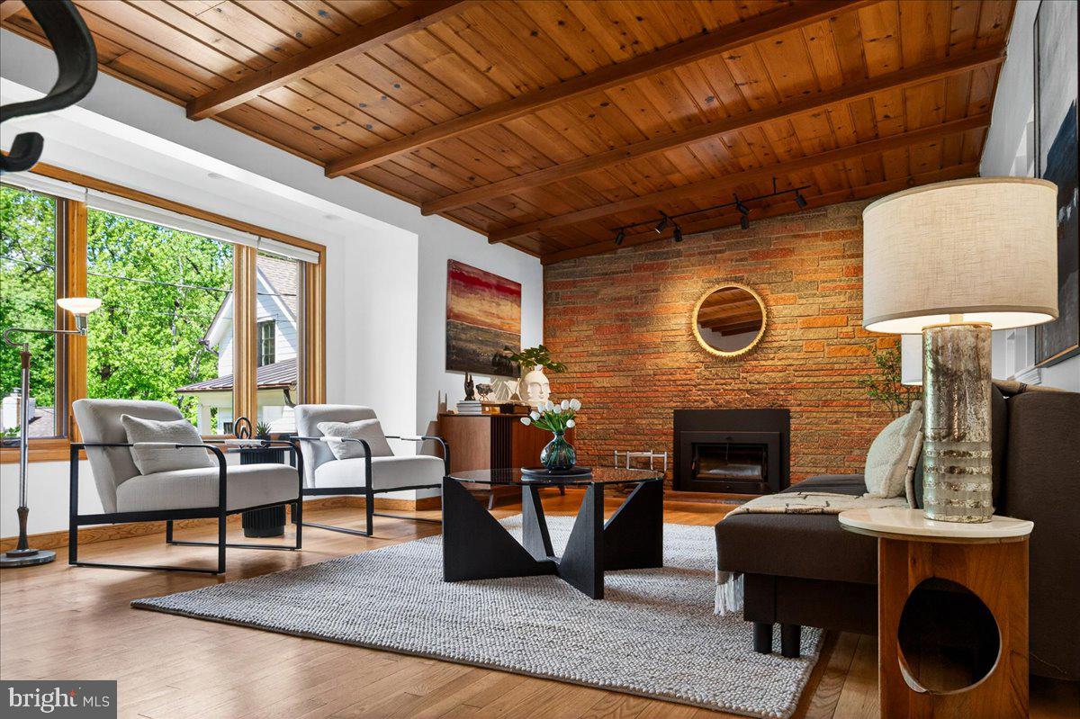 COUNTRY CLUB HILLS - Residential