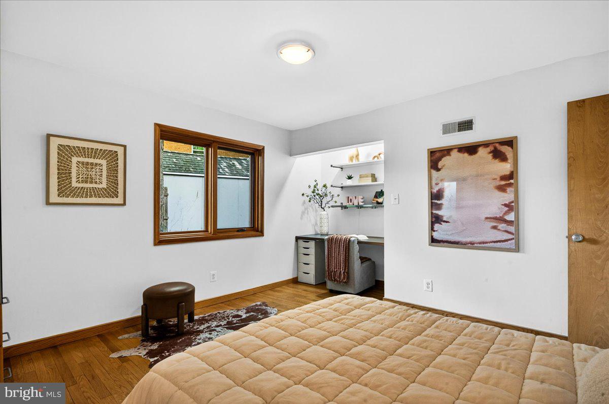 COUNTRY CLUB HILLS - Residential