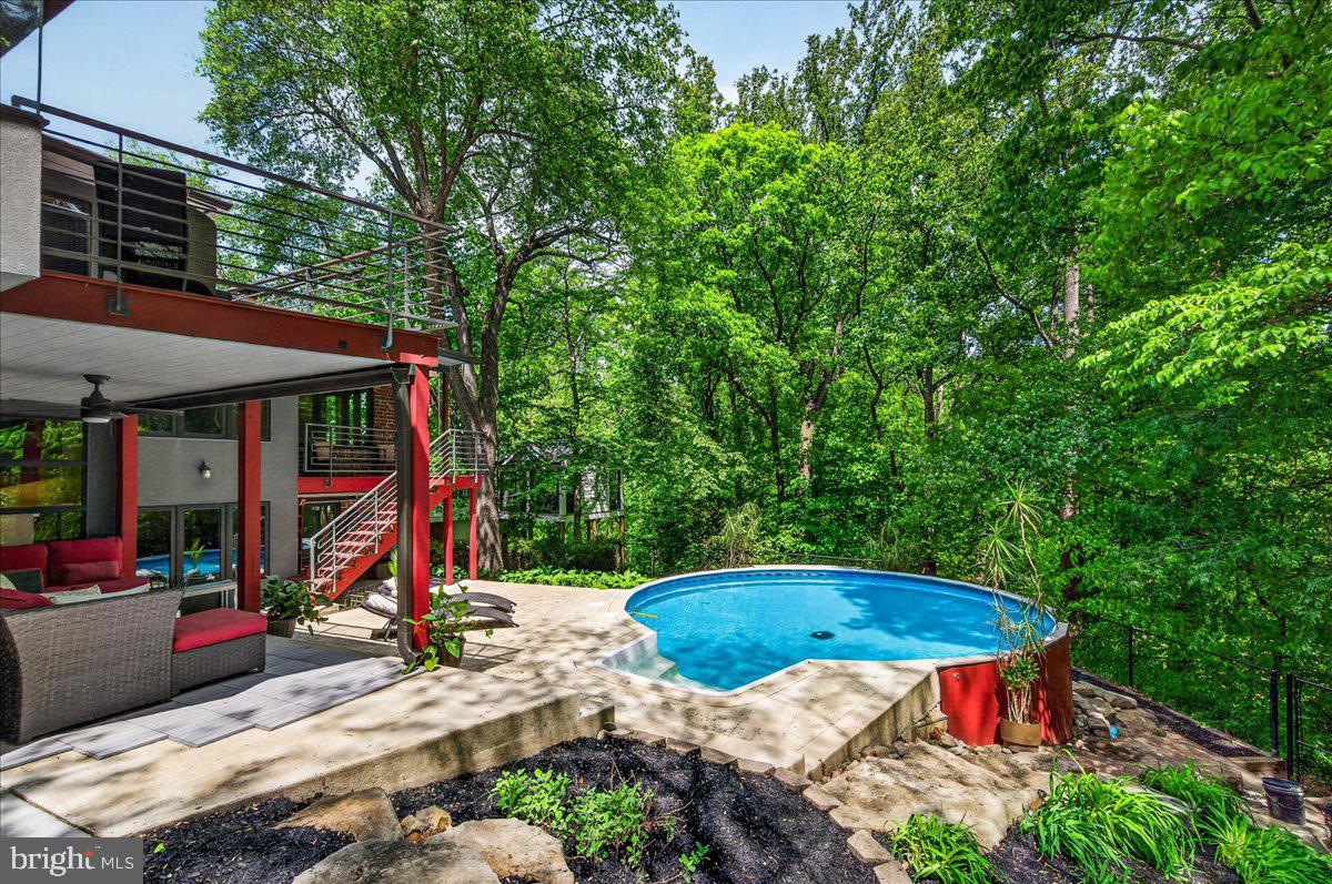 COUNTRY CLUB HILLS - Residential