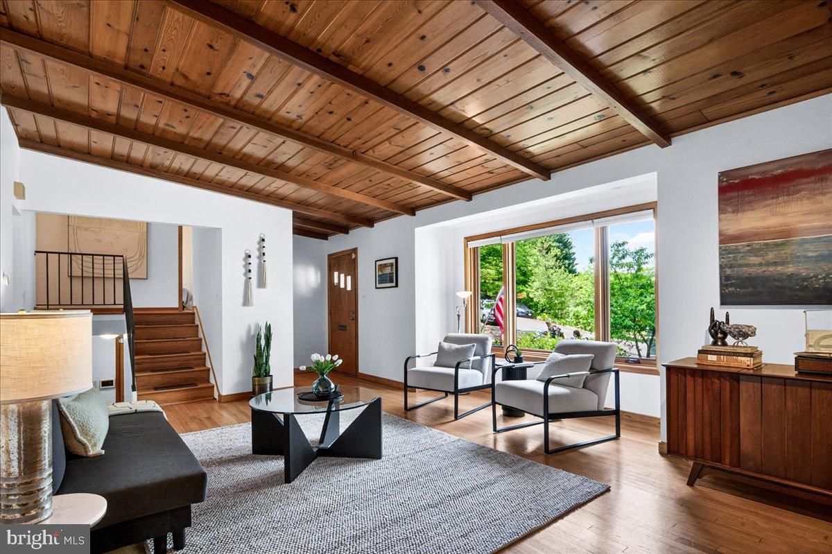 COUNTRY CLUB HILLS - Residential