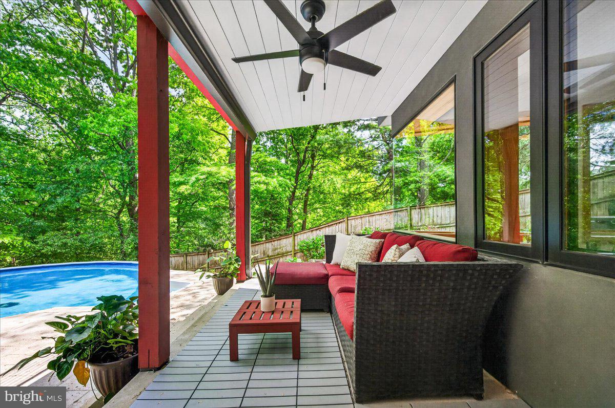 COUNTRY CLUB HILLS - Residential