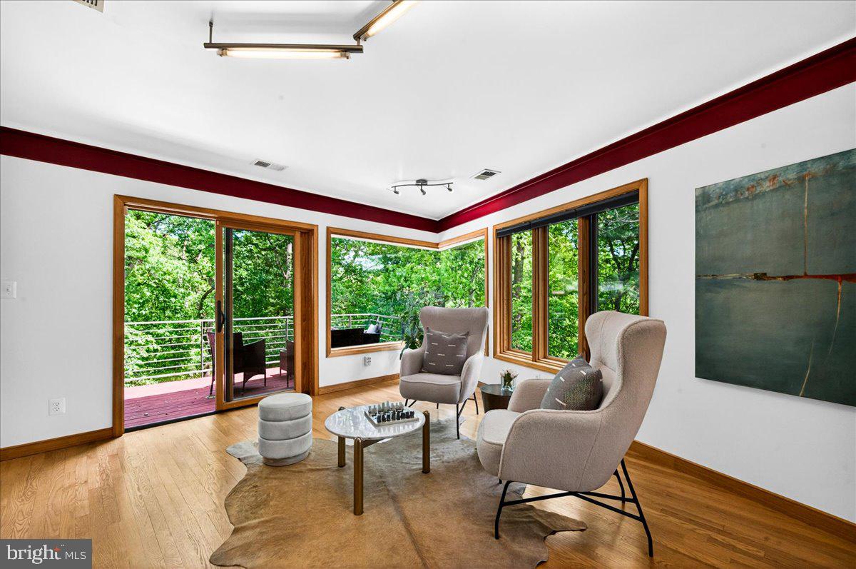 COUNTRY CLUB HILLS - Residential
