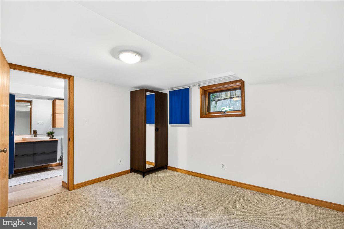 COUNTRY CLUB HILLS - Residential