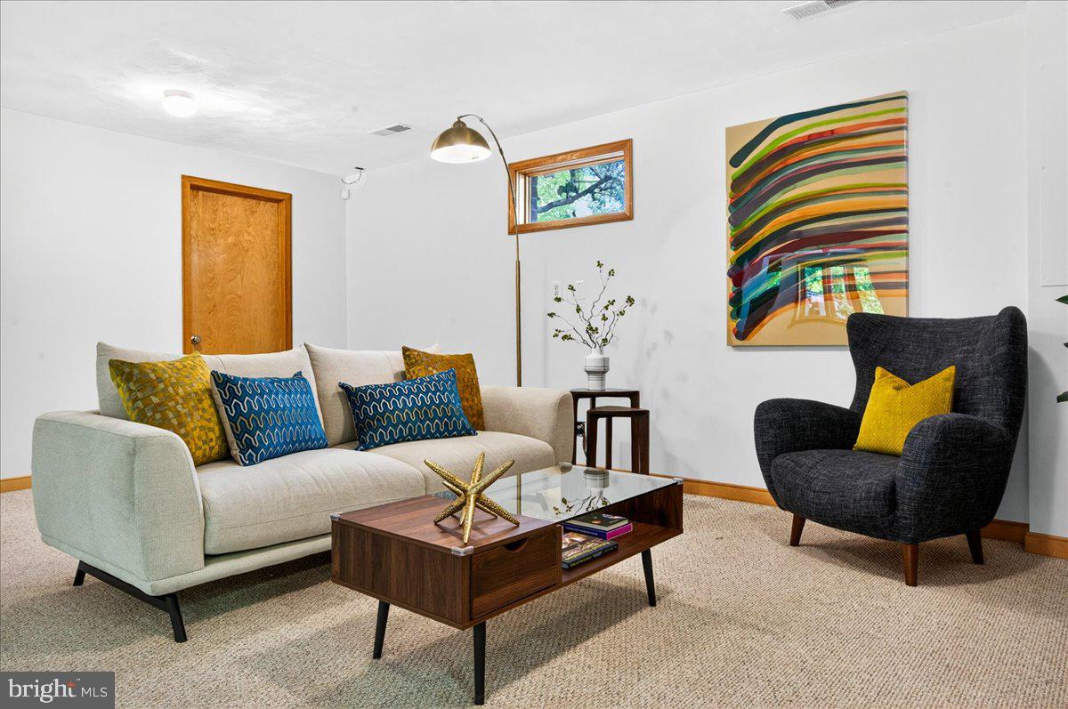 COUNTRY CLUB HILLS - Residential