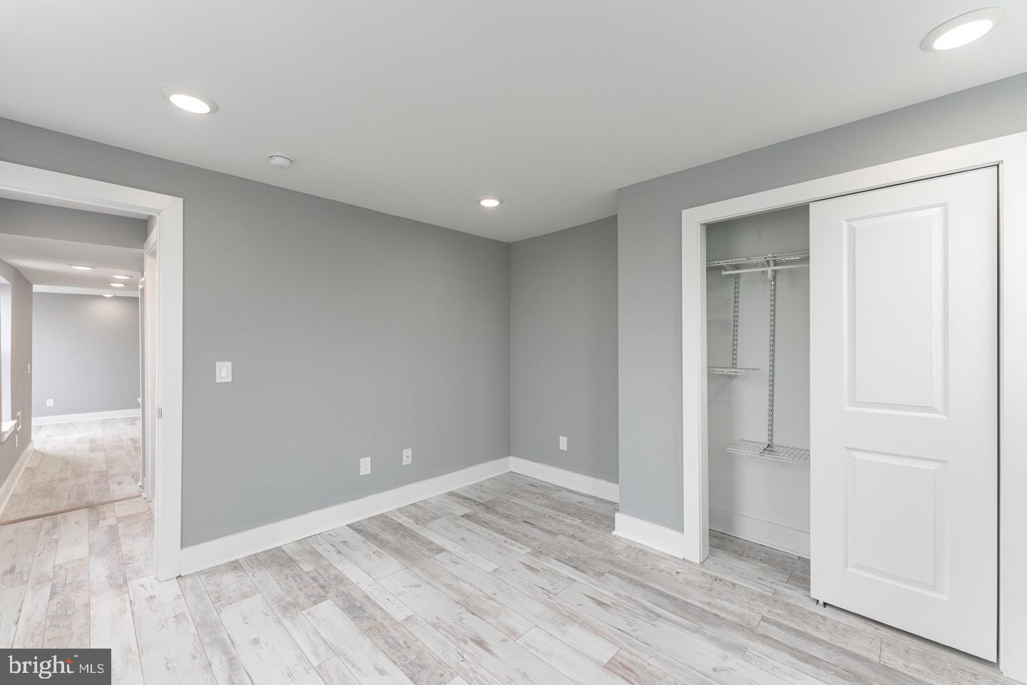 PORT RICHMOND - Residential Lease