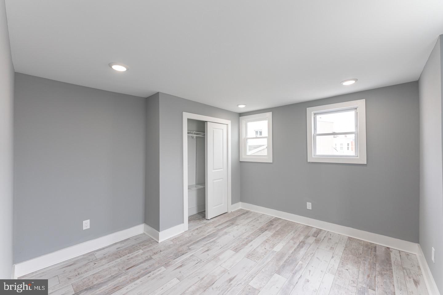 PORT RICHMOND - Residential Lease