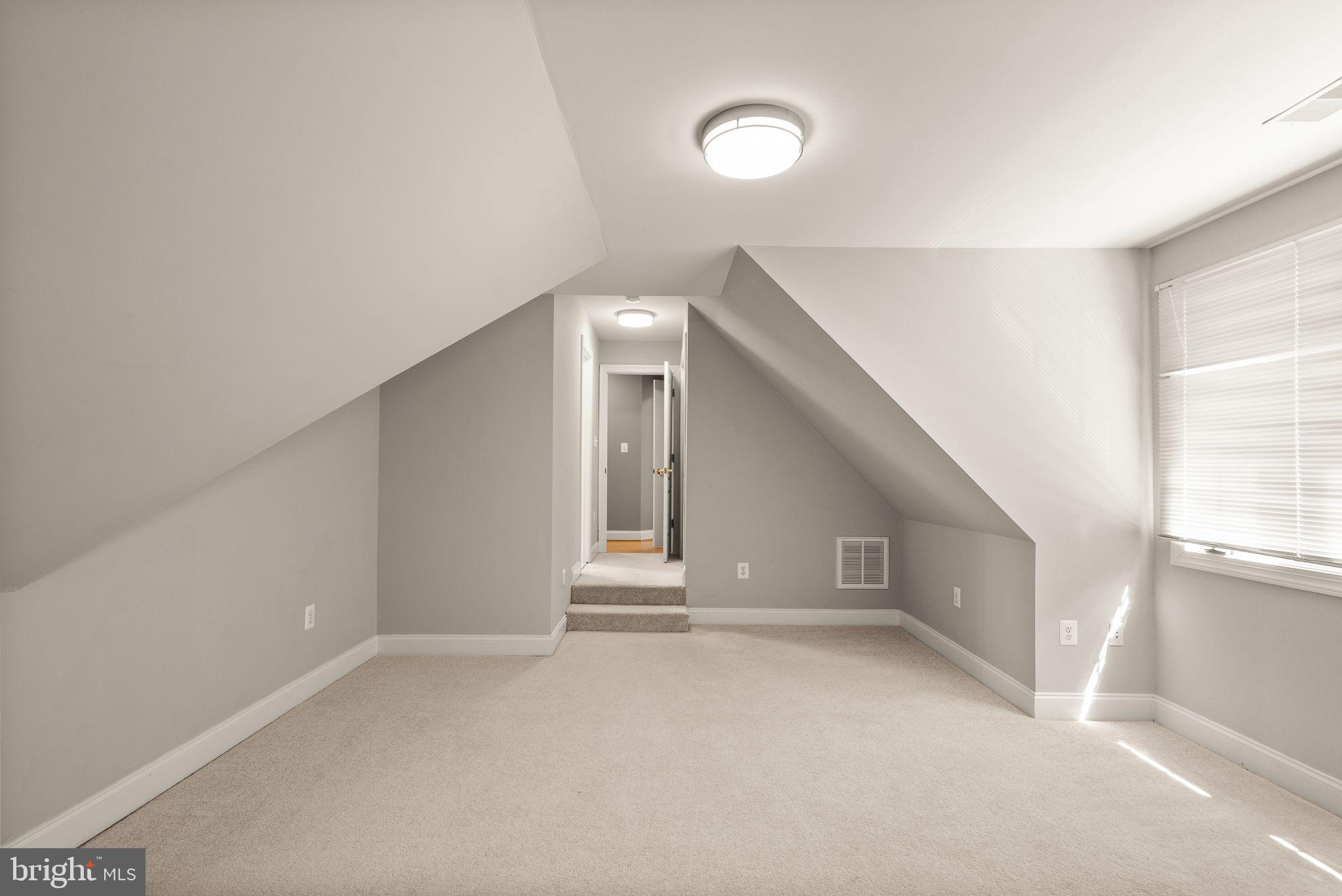 HUNTWOOD MANOR - Residential