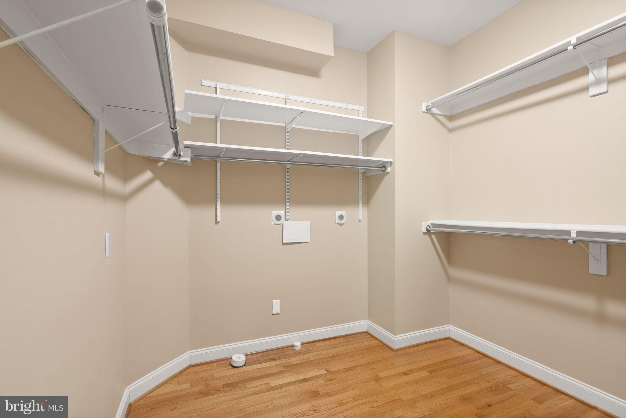 HUNTWOOD MANOR - Residential