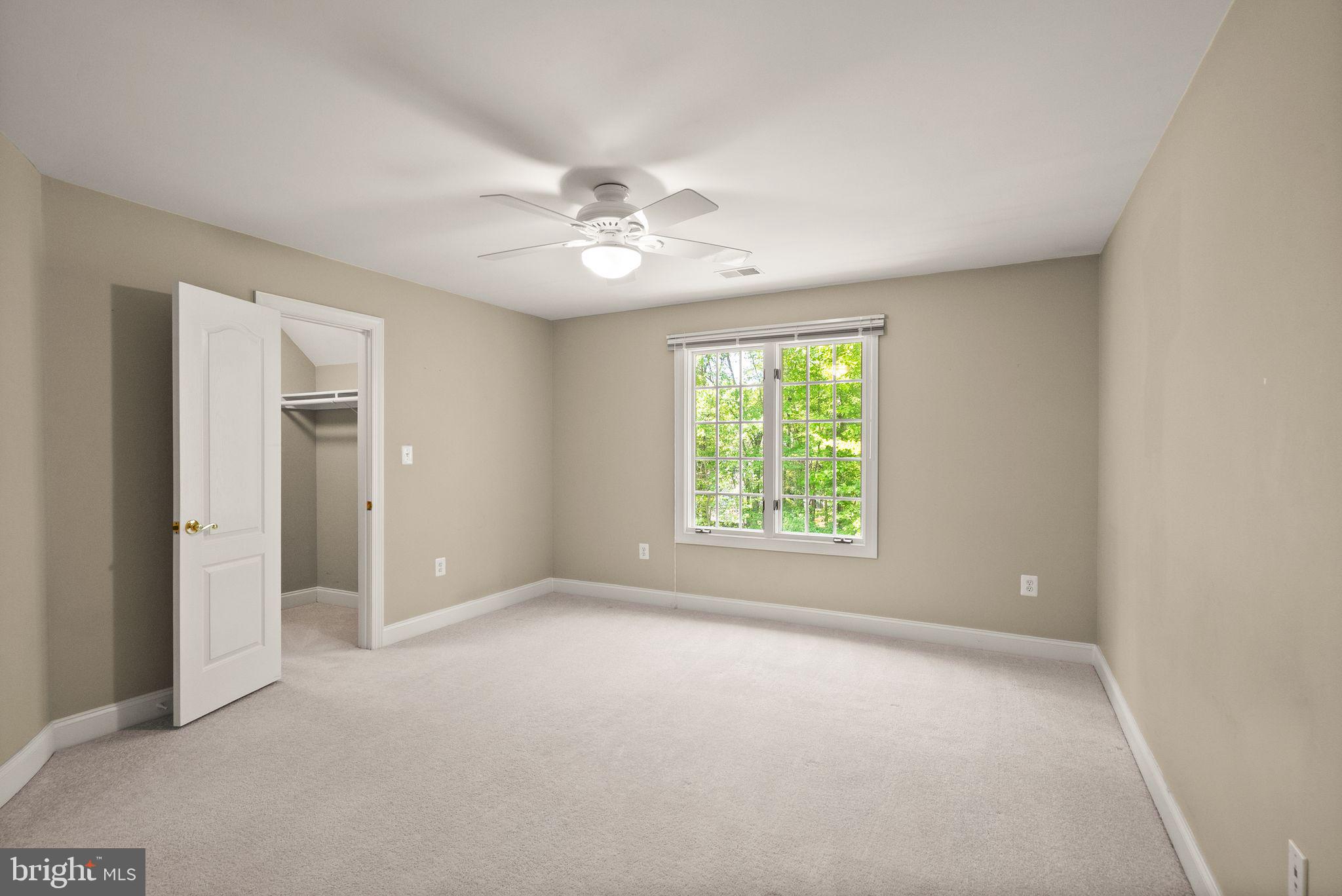 HUNTWOOD MANOR - Residential