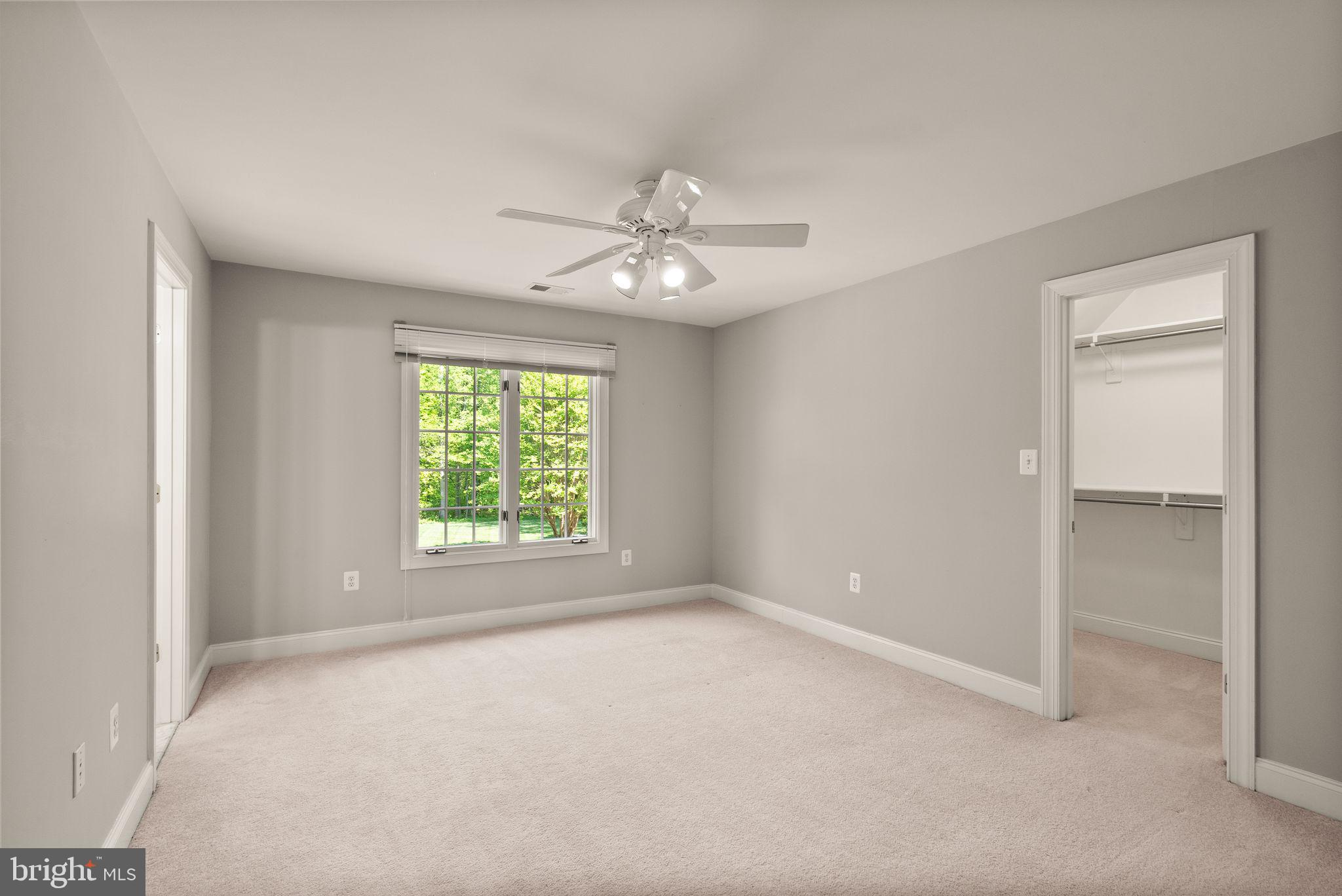 HUNTWOOD MANOR - Residential