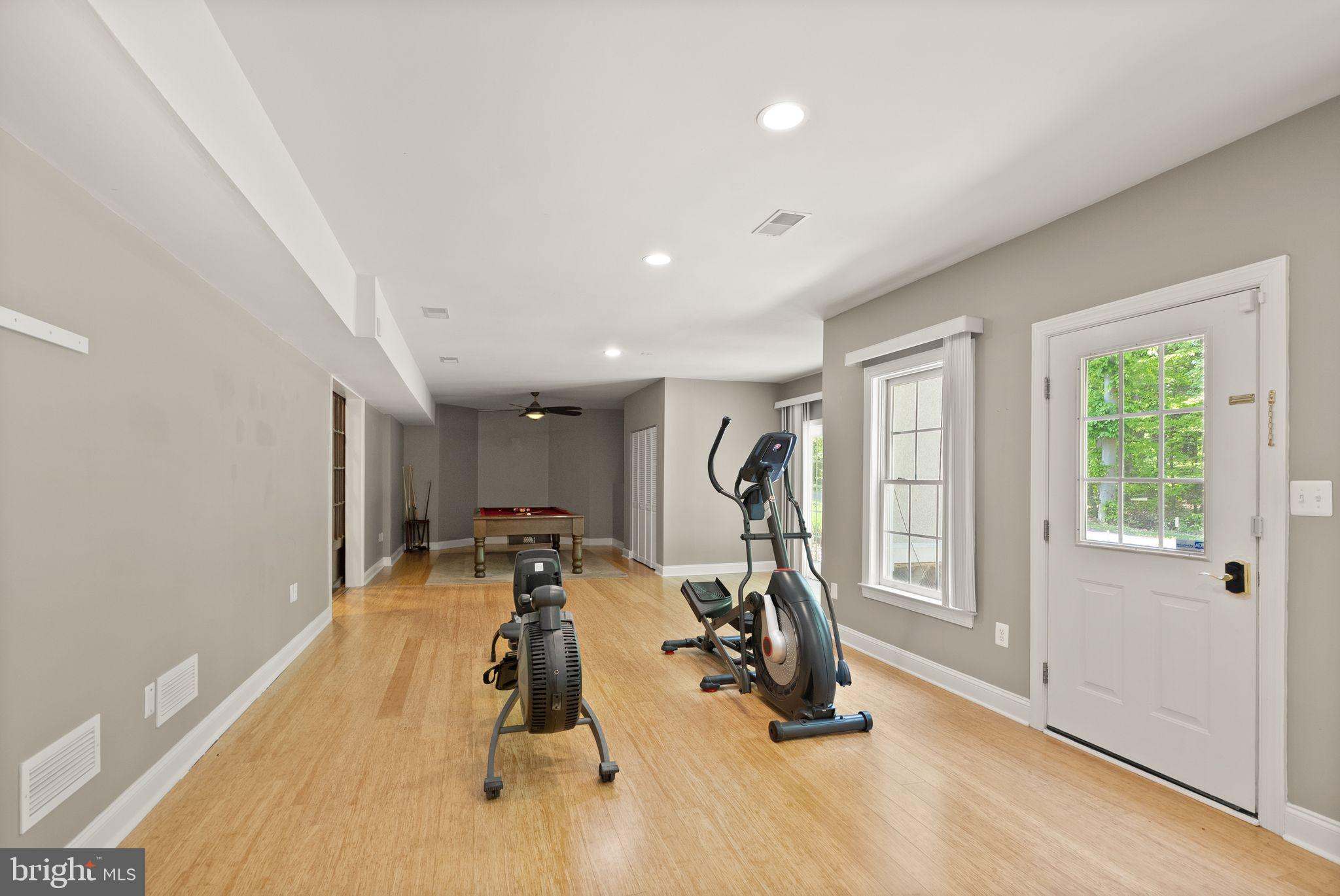 HUNTWOOD MANOR - Residential