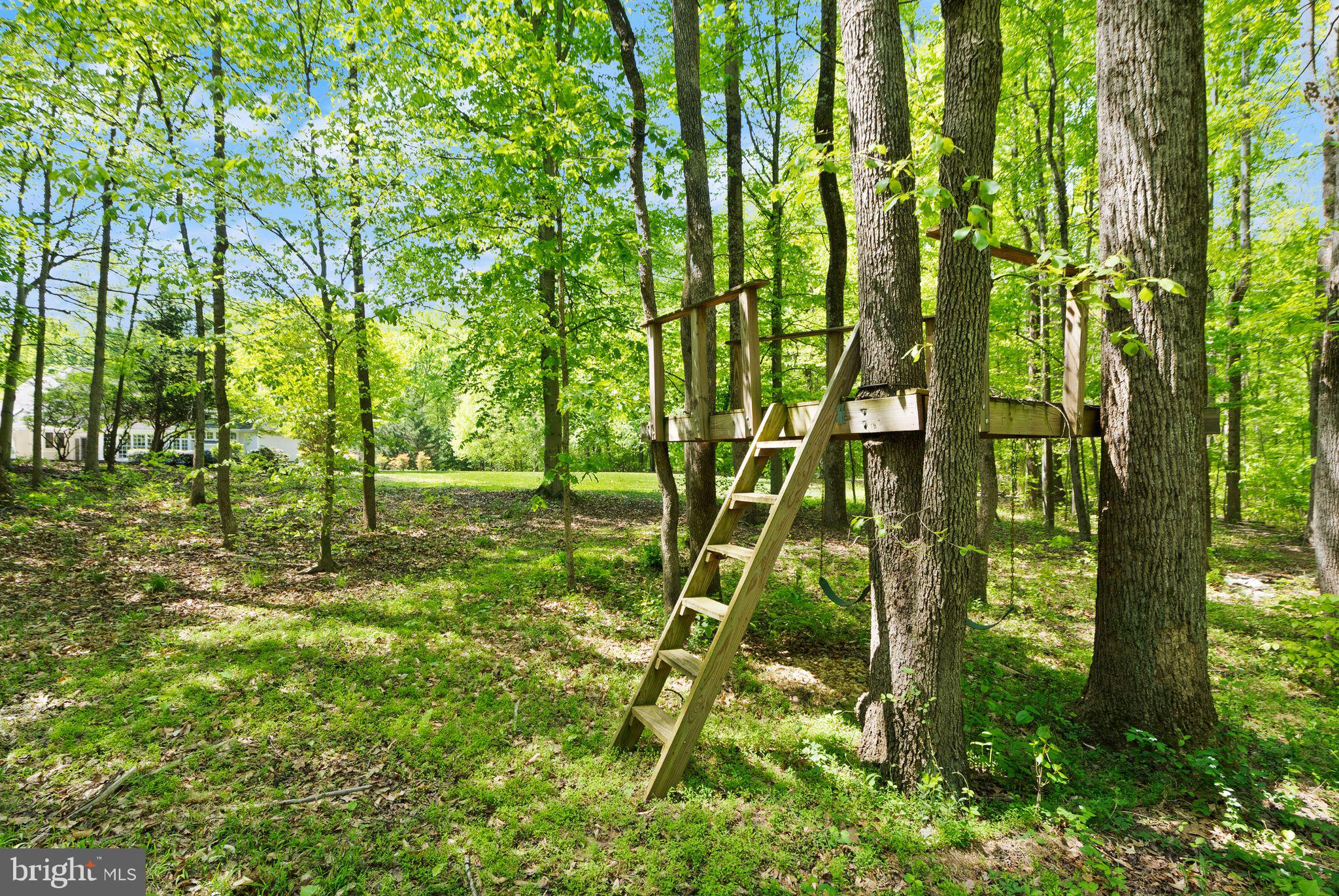 HUNTWOOD MANOR - Residential