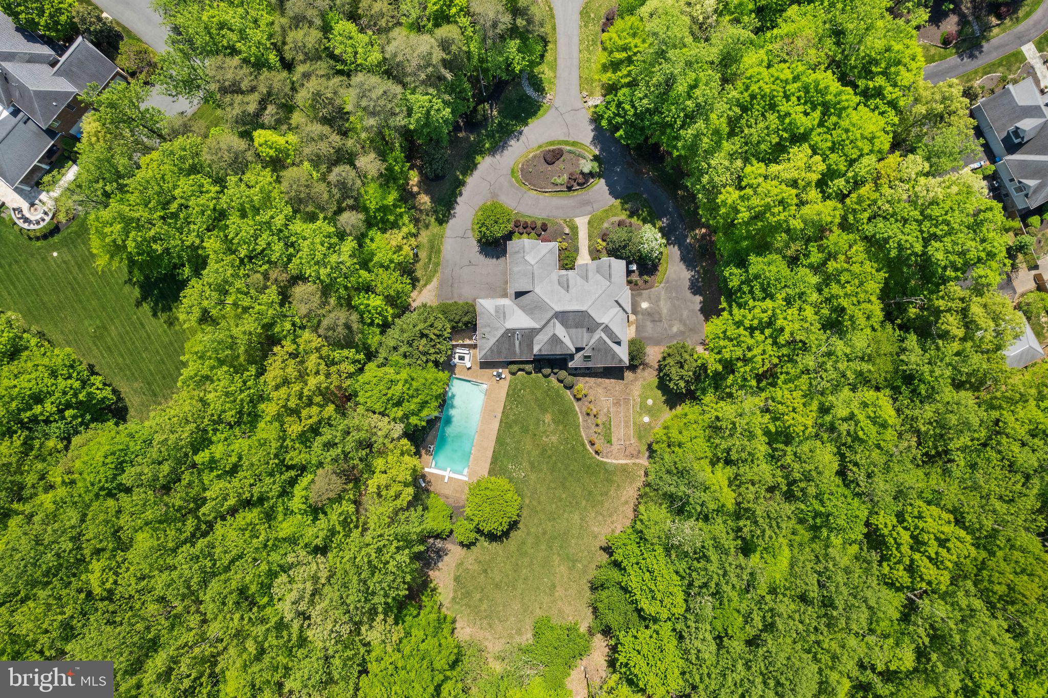 HUNTWOOD MANOR - Residential