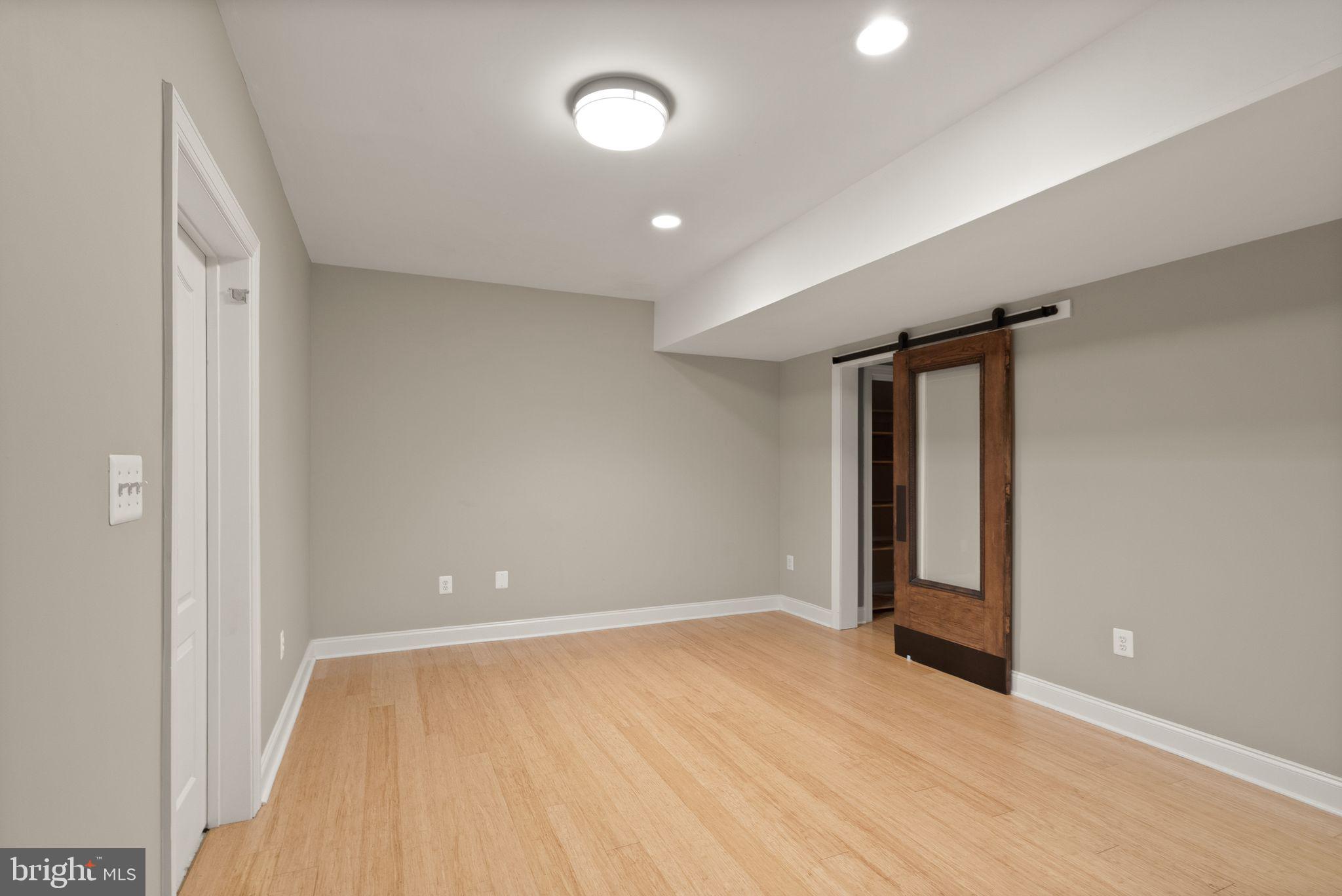 HUNTWOOD MANOR - Residential