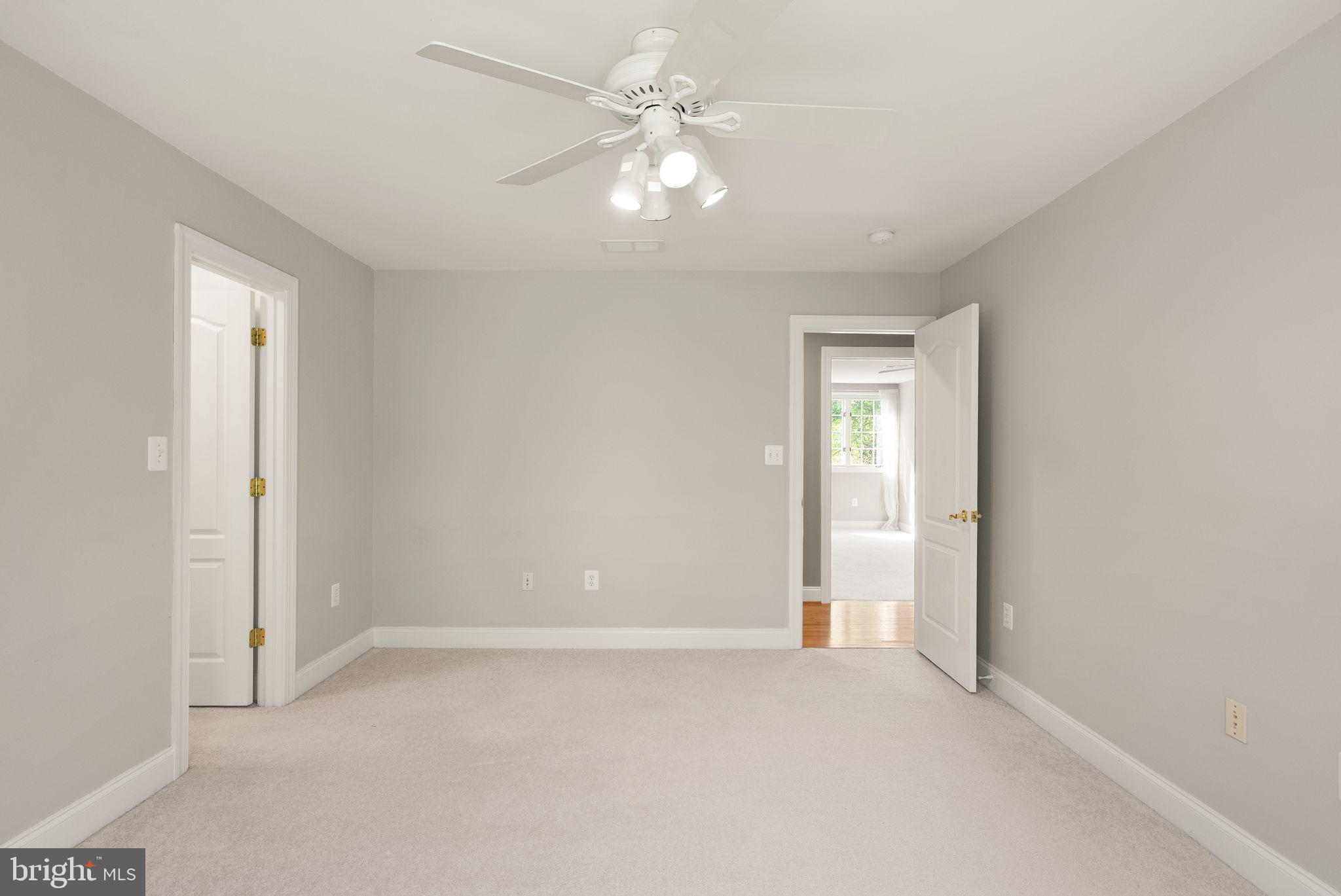 HUNTWOOD MANOR - Residential