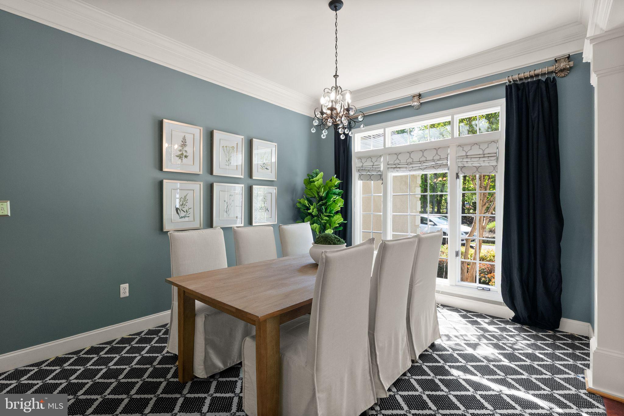 HUNTWOOD MANOR - Residential