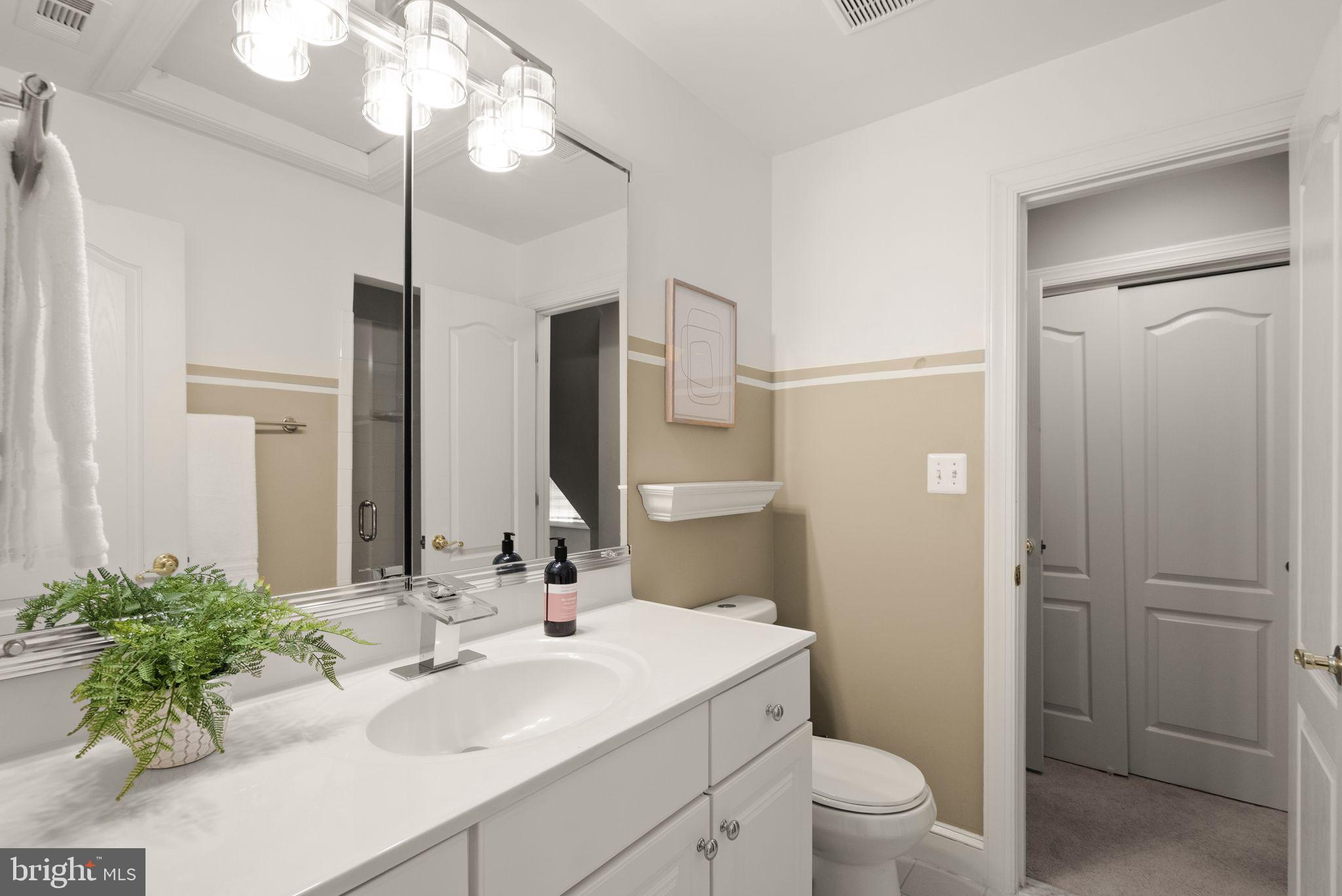 HUNTWOOD MANOR - Residential