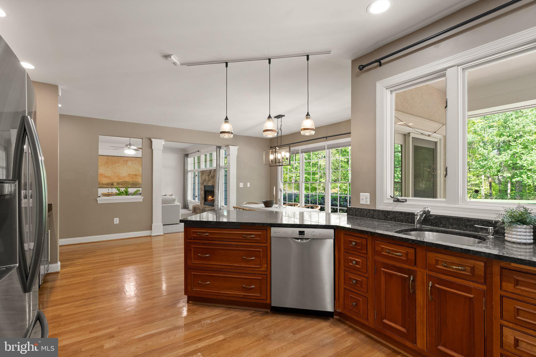 HUNTWOOD MANOR - Residential