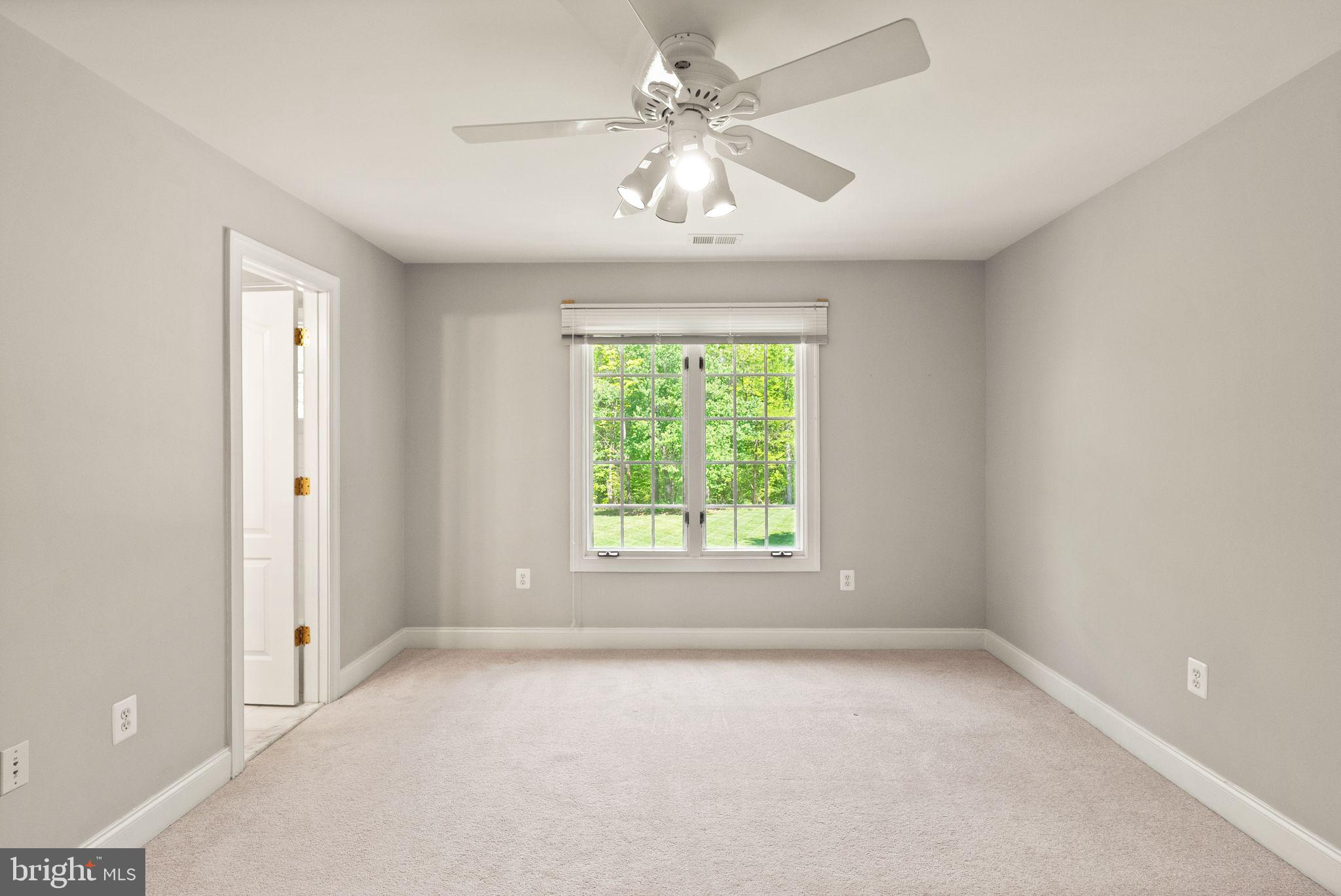 HUNTWOOD MANOR - Residential