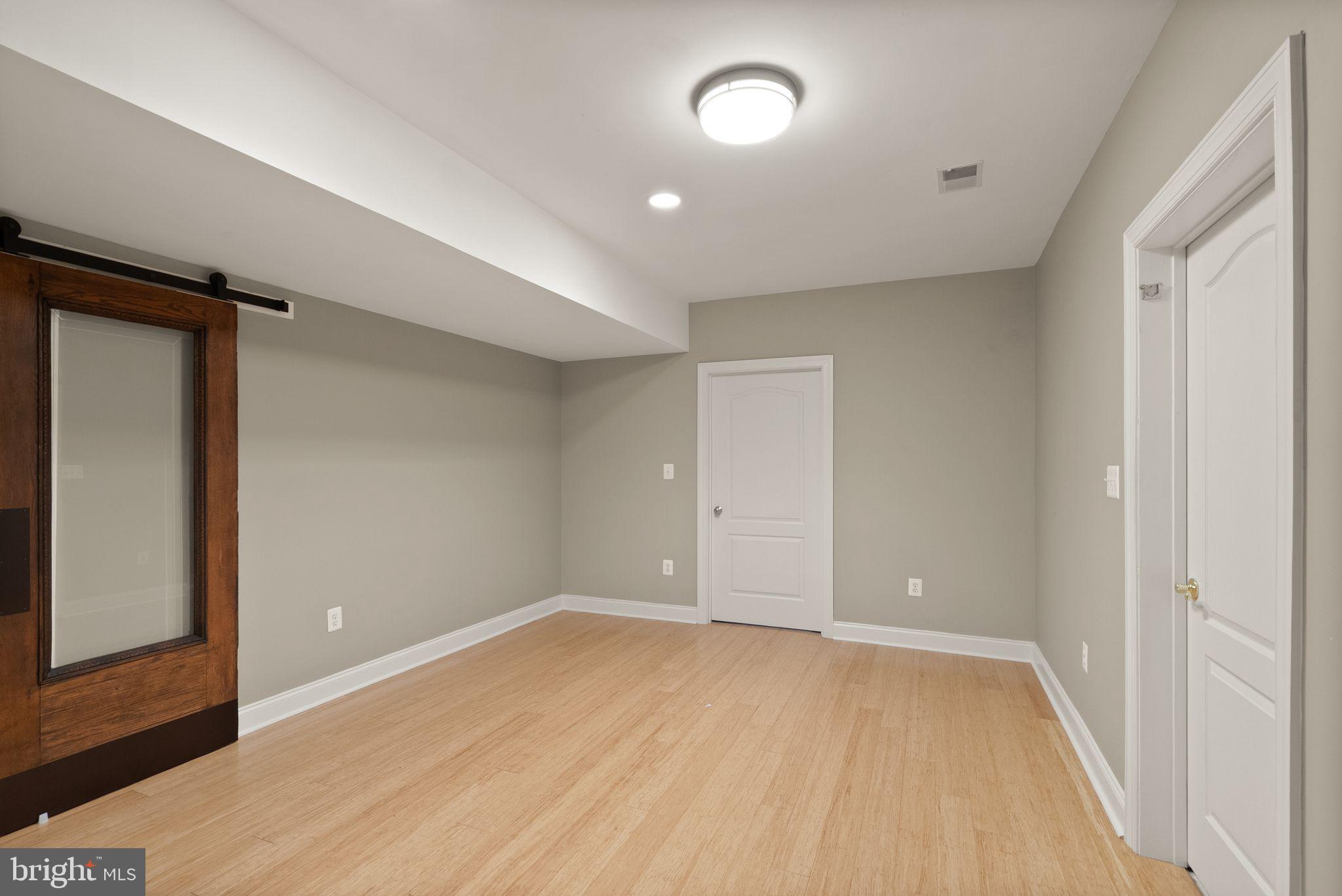 HUNTWOOD MANOR - Residential