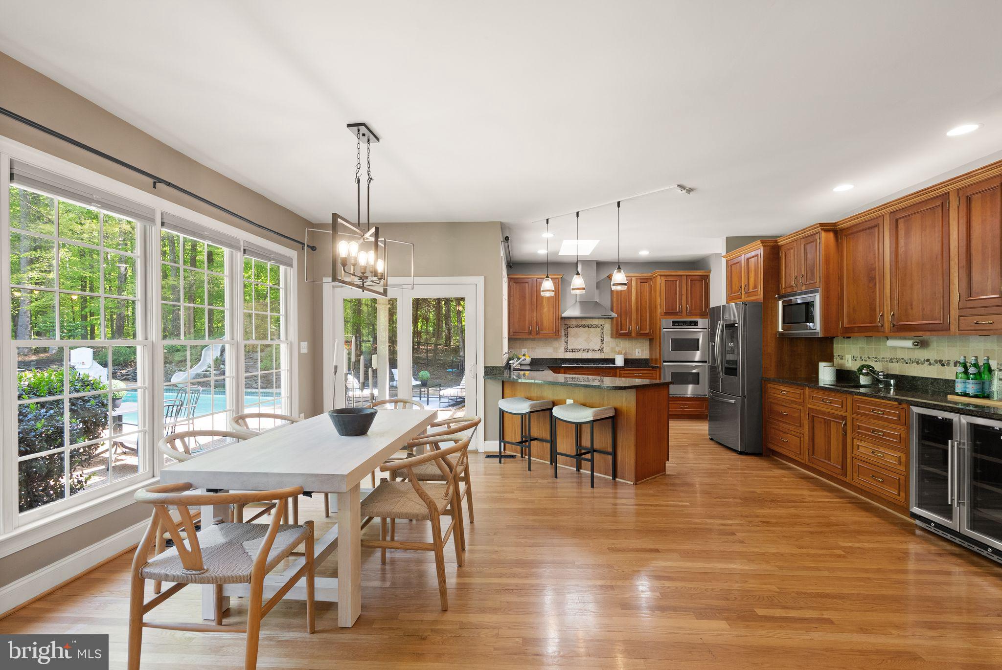 HUNTWOOD MANOR - Residential