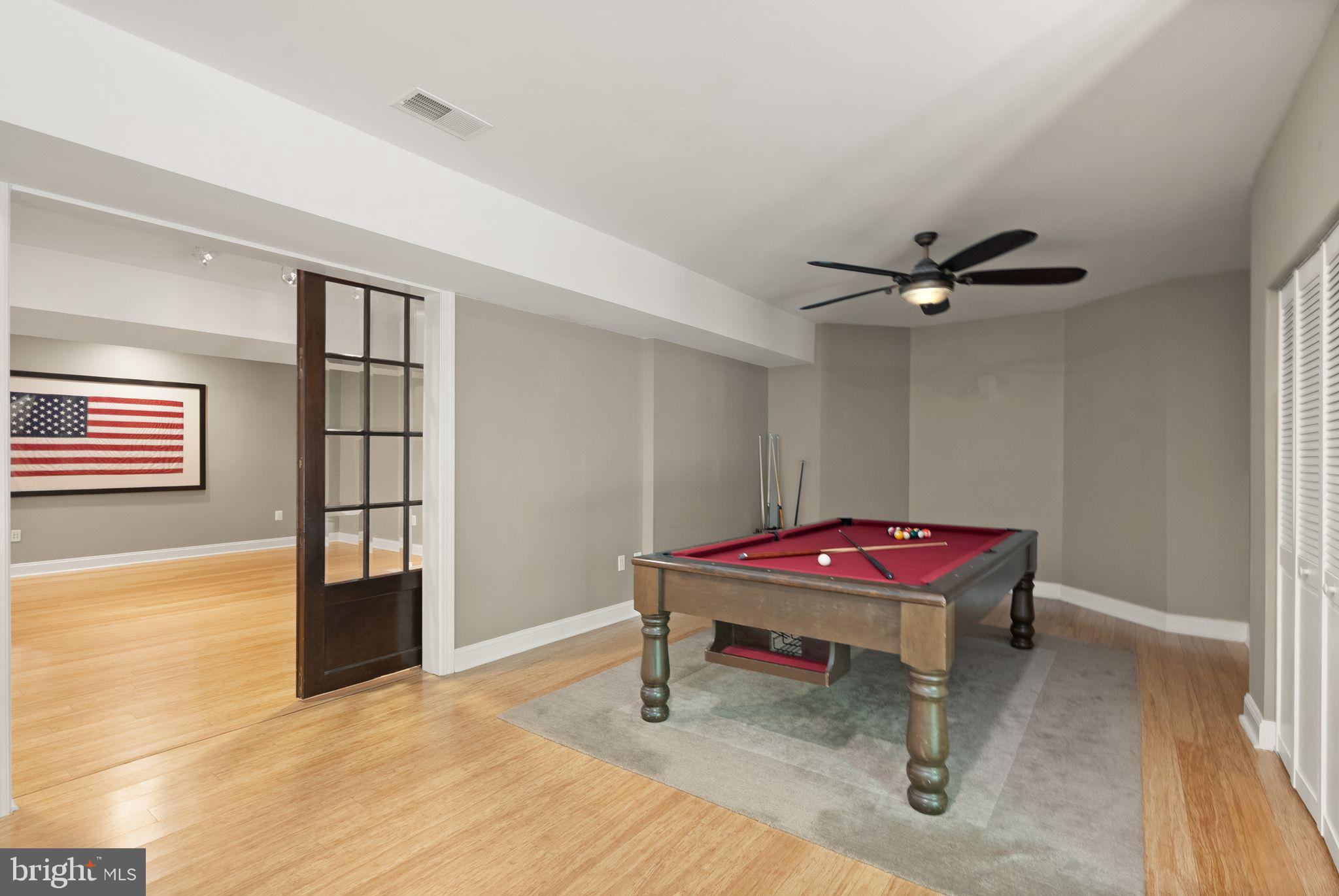 HUNTWOOD MANOR - Residential