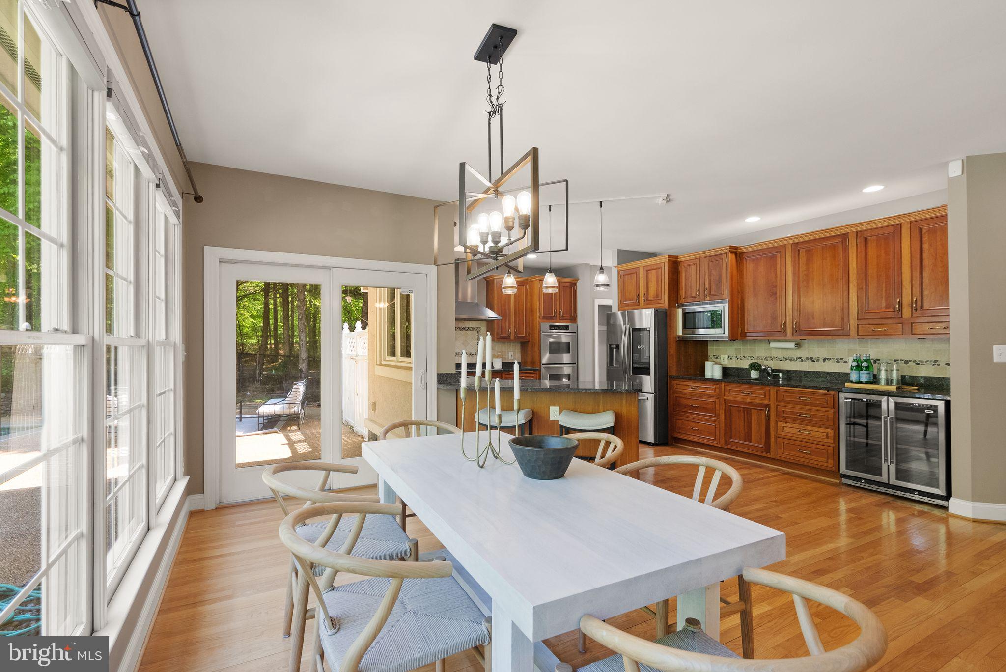 HUNTWOOD MANOR - Residential