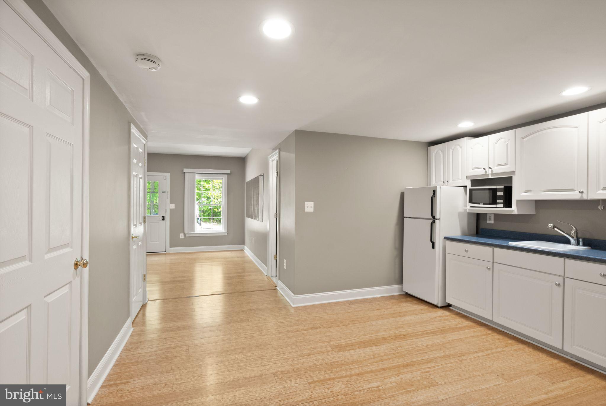 HUNTWOOD MANOR - Residential