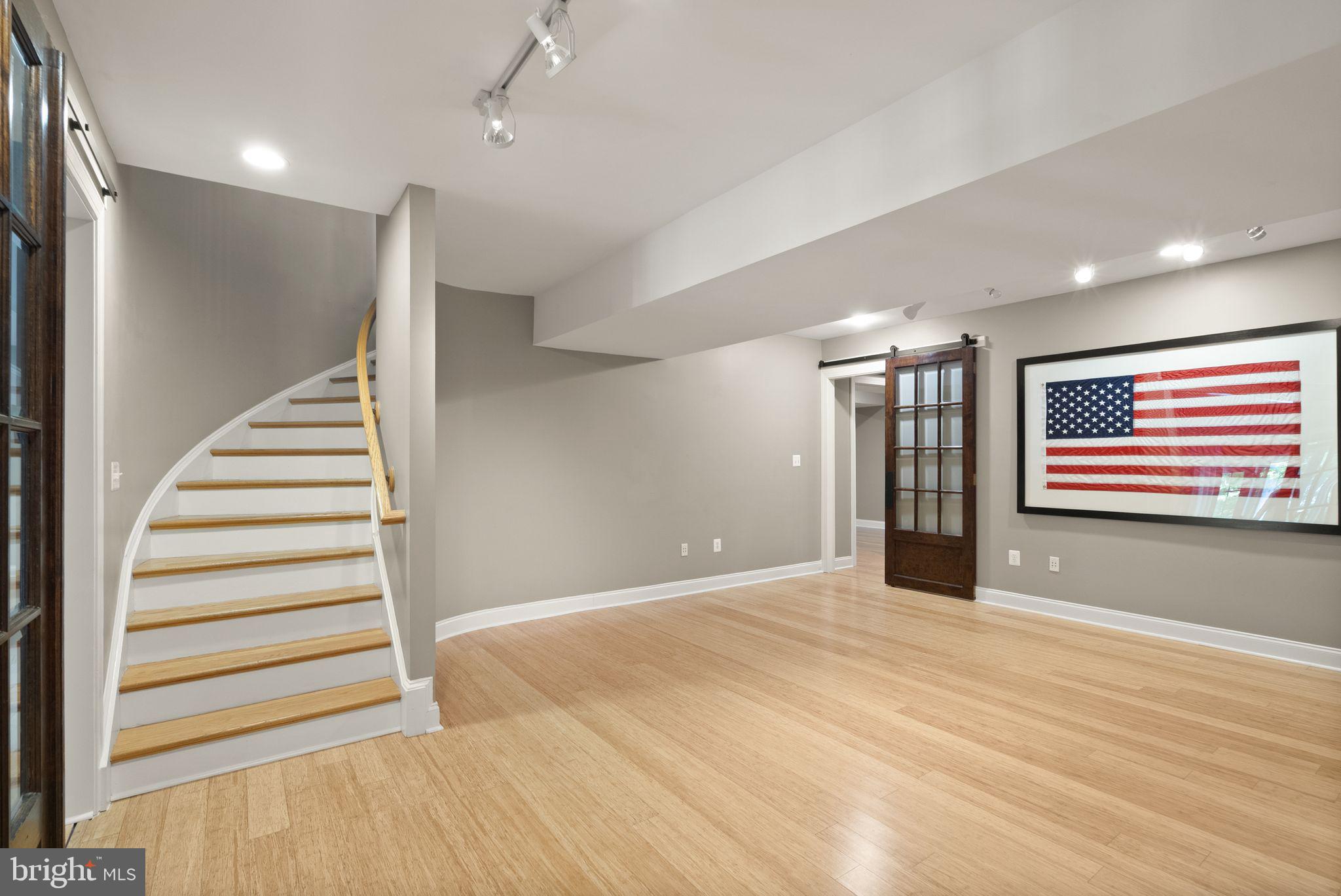 HUNTWOOD MANOR - Residential