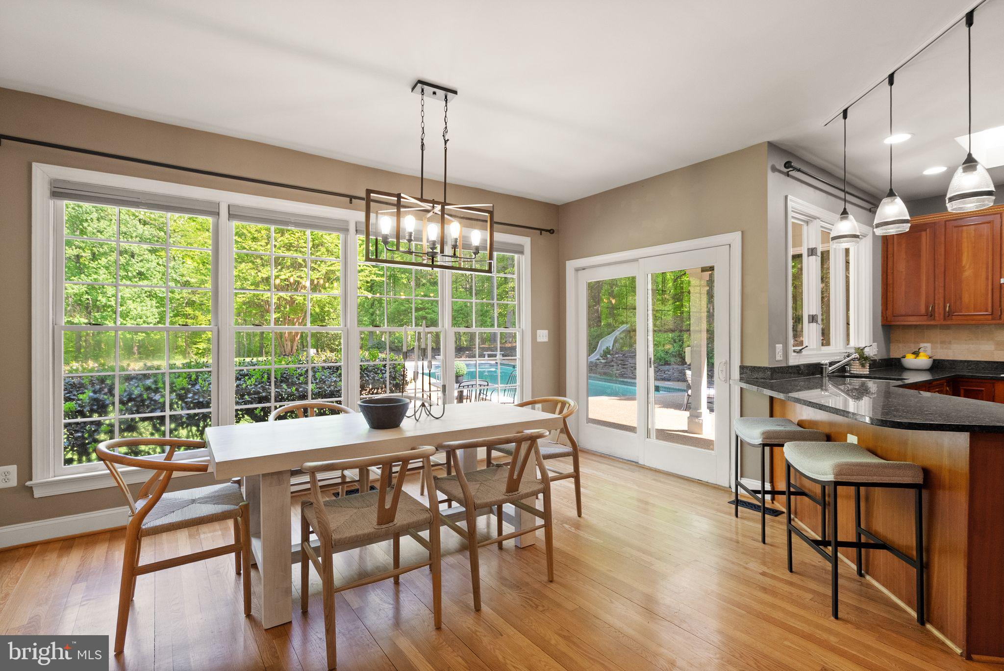 HUNTWOOD MANOR - Residential