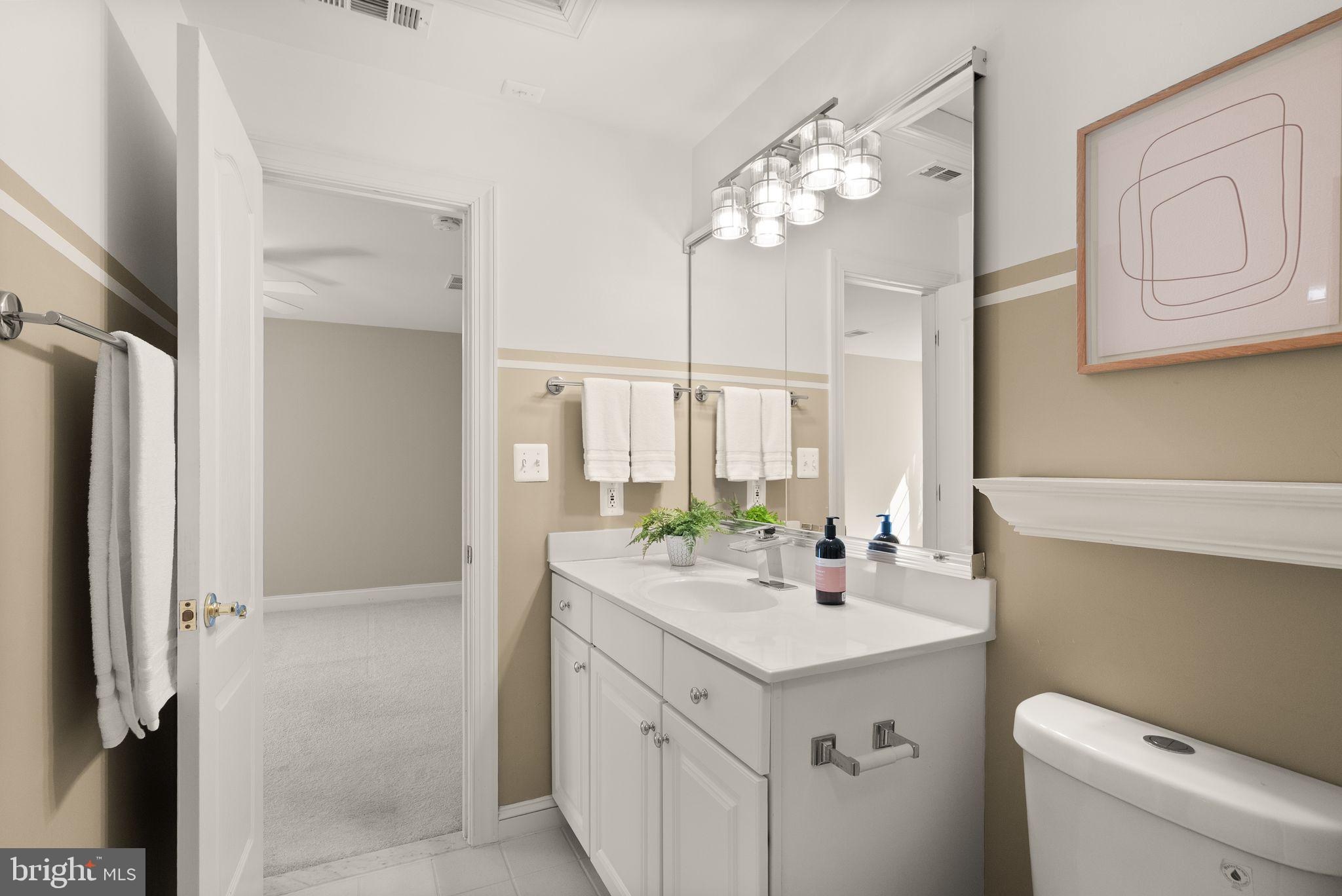 HUNTWOOD MANOR - Residential