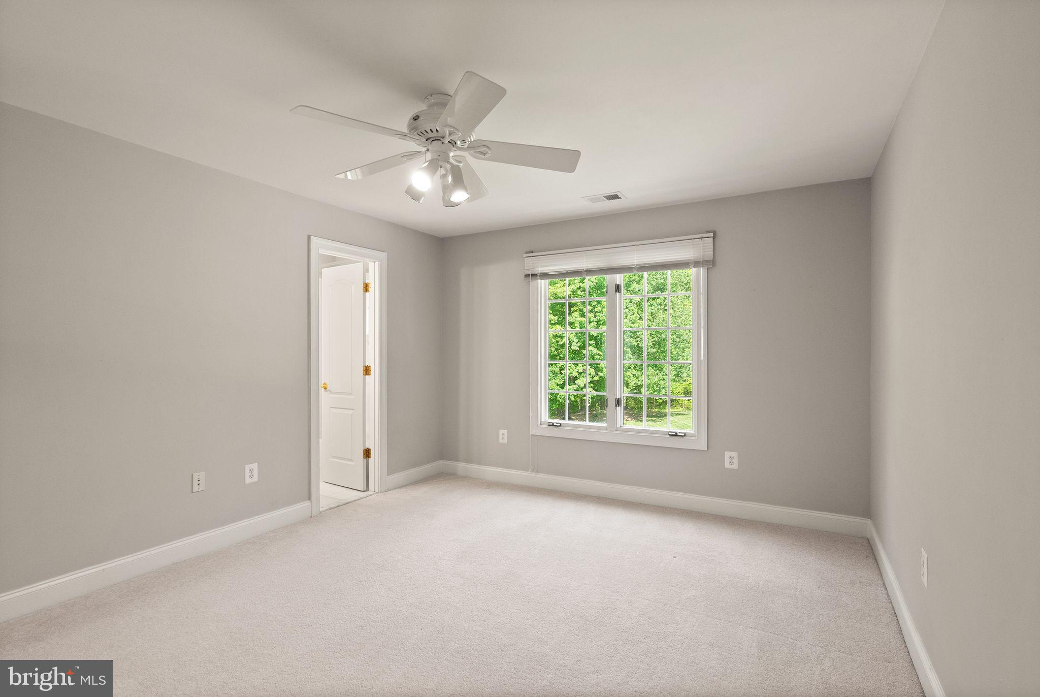 HUNTWOOD MANOR - Residential