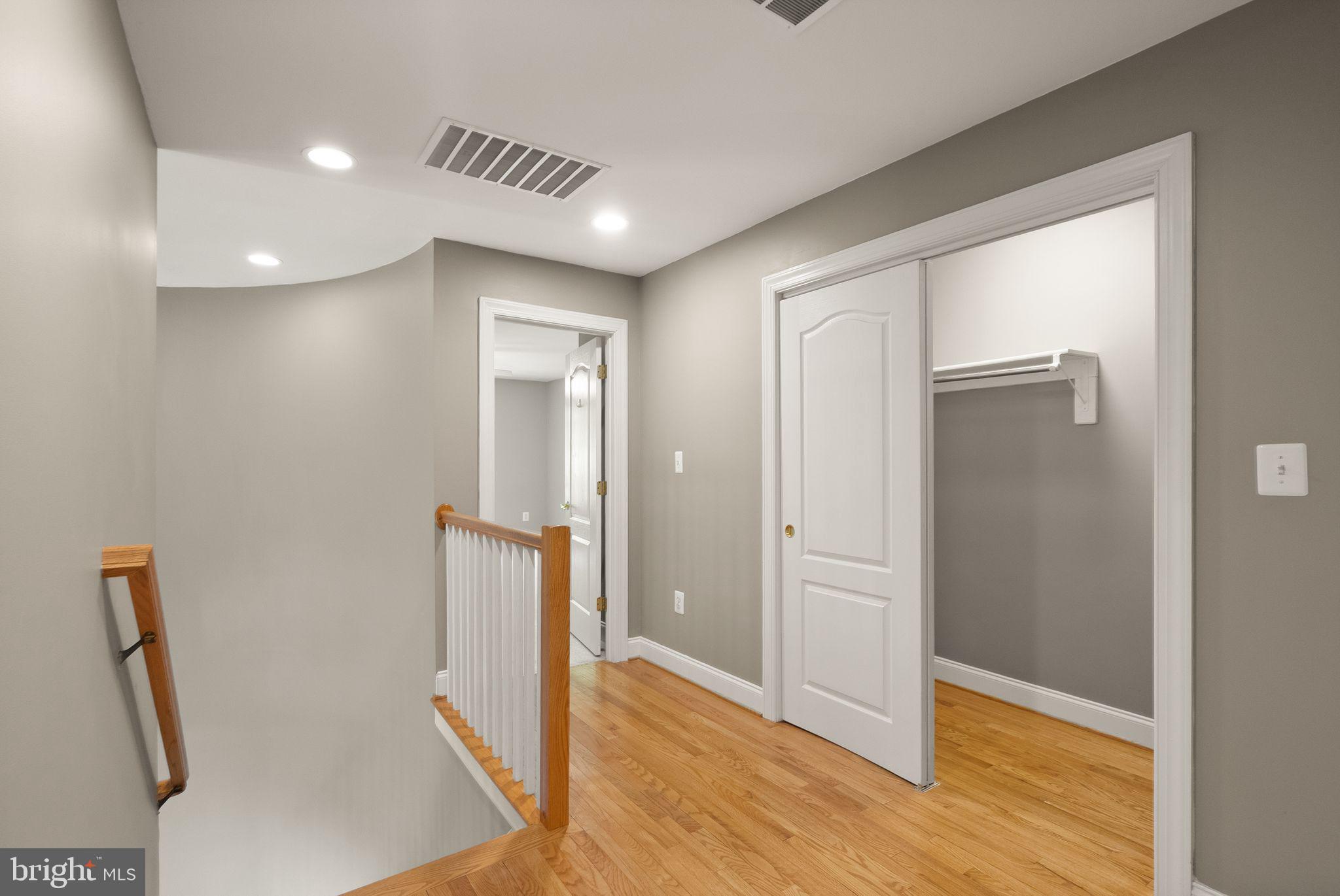 HUNTWOOD MANOR - Residential