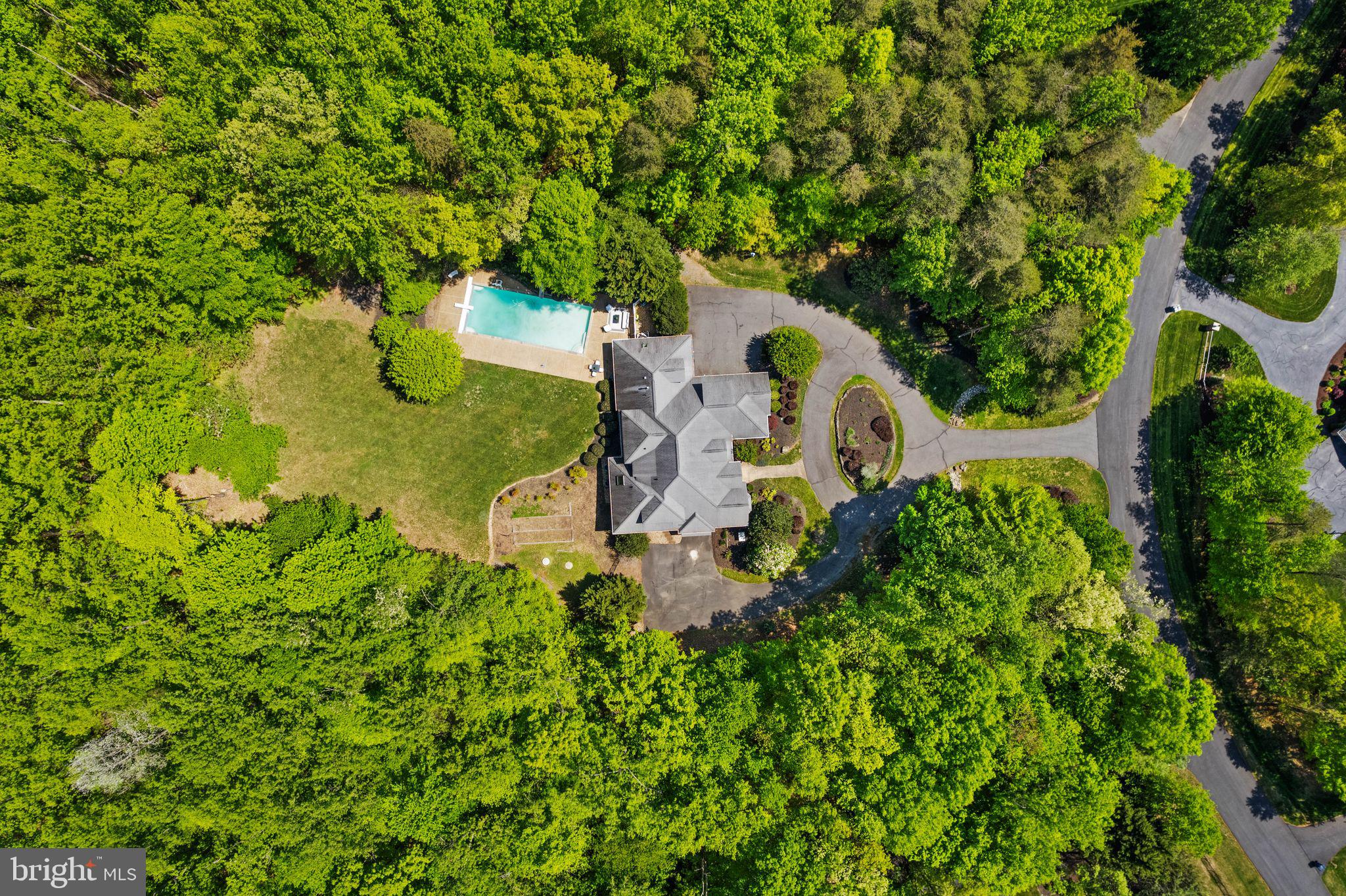 HUNTWOOD MANOR - Residential