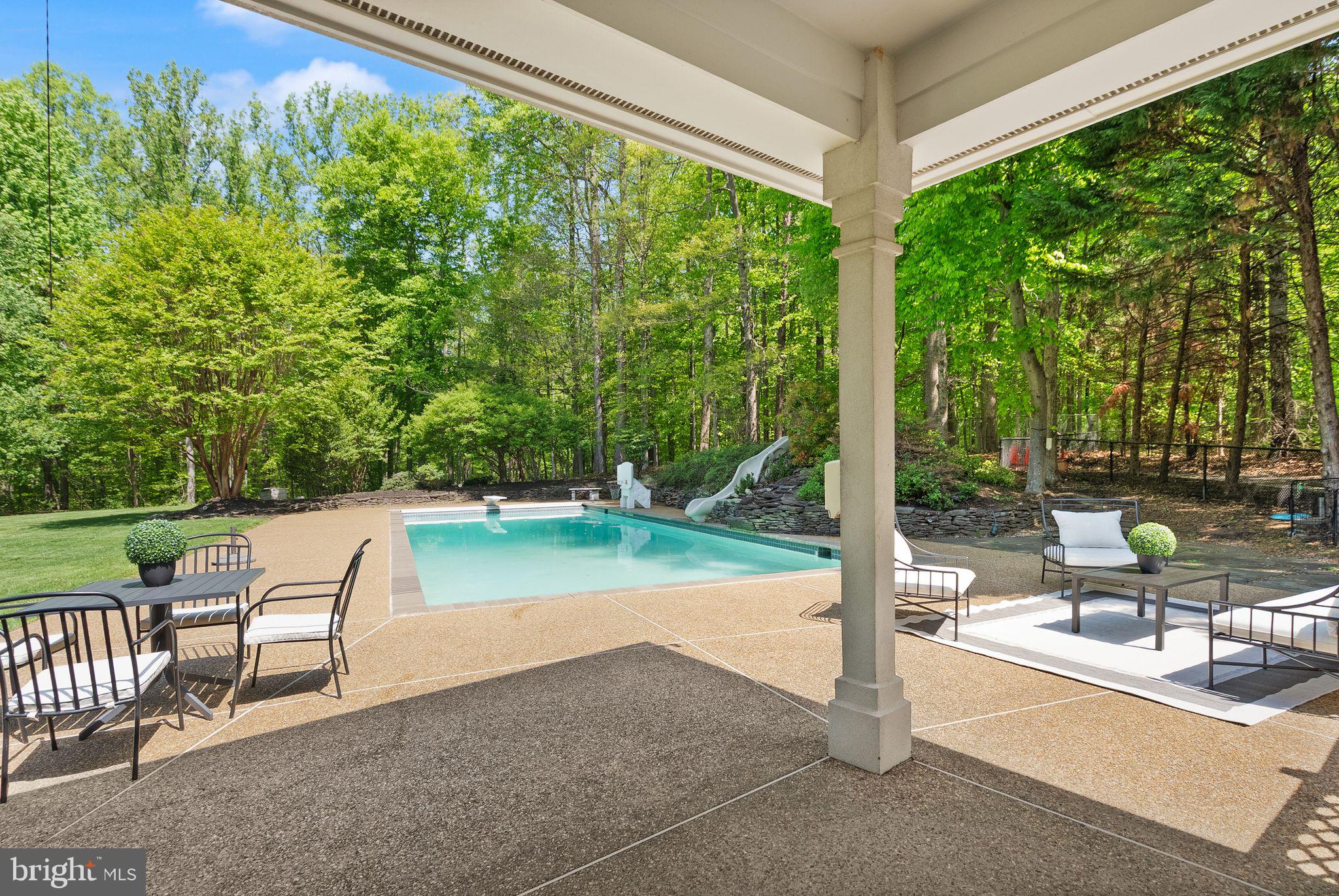 HUNTWOOD MANOR - Residential