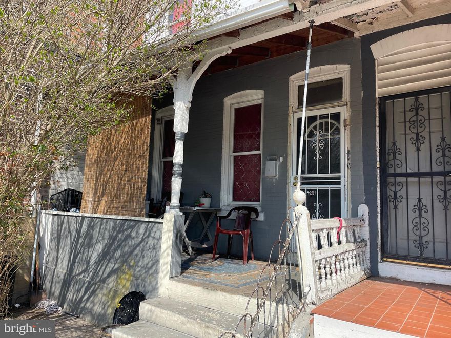 Looking to purchase in the University City corridor? Here we have a tenant occupied 3 bedroom 1 bathroom home right off of 42nd and Lancaster Ave. Tenant pays $1,000 per month. The home is in need of some repairs as is reflected in the pricing. The seller is motivated so please schedule your showings and make us an offer.