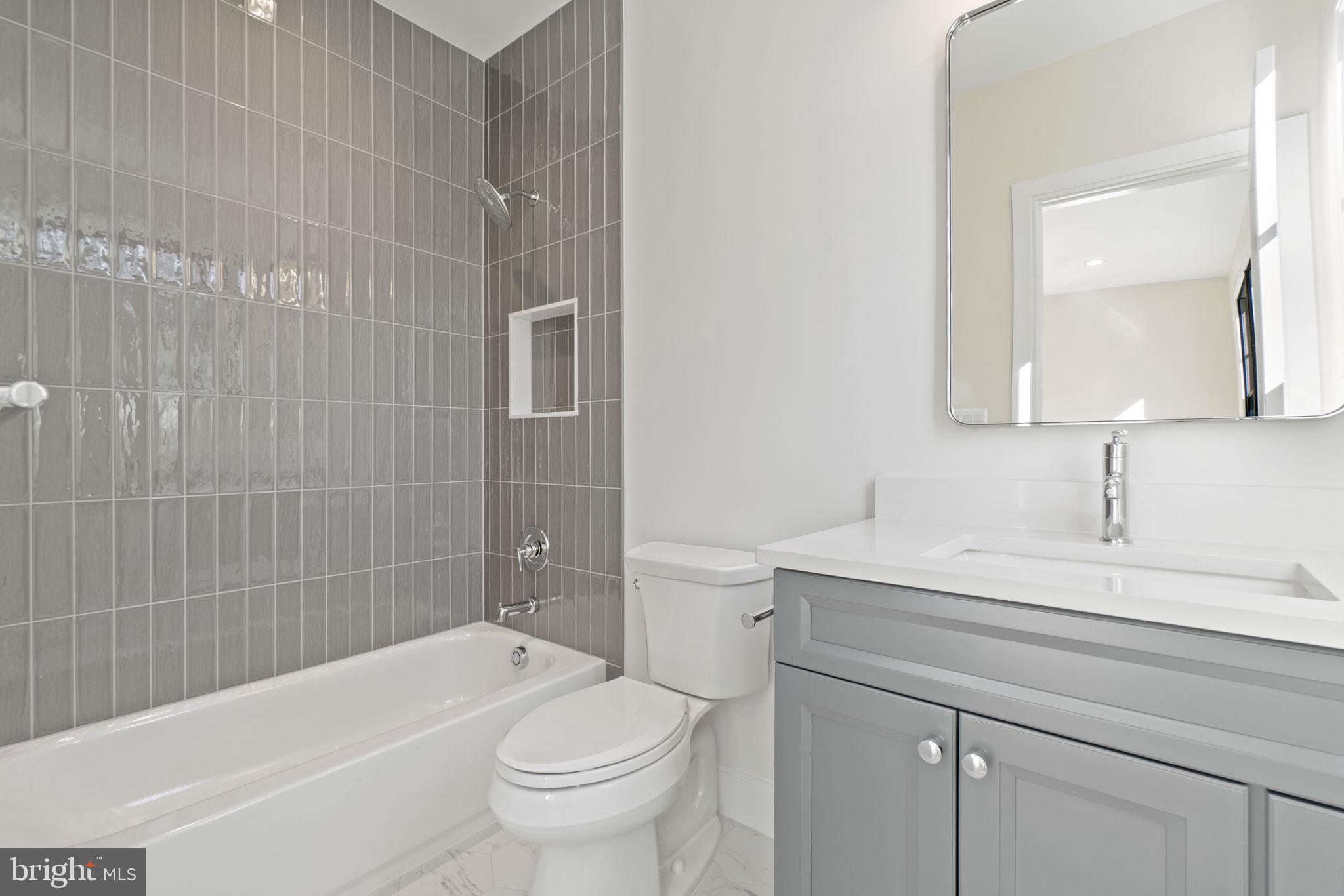 OAKWOOD KNOLLS - Residential