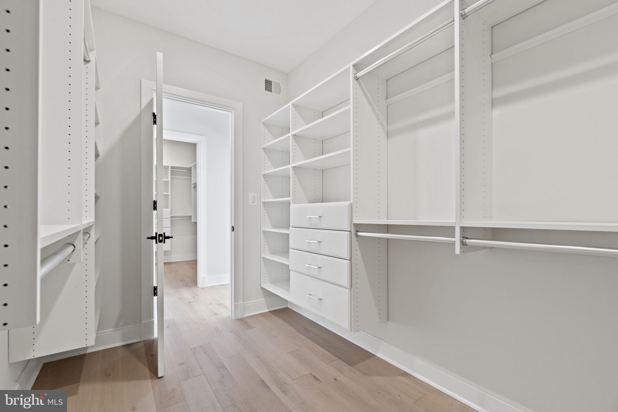 OAKWOOD KNOLLS - Residential