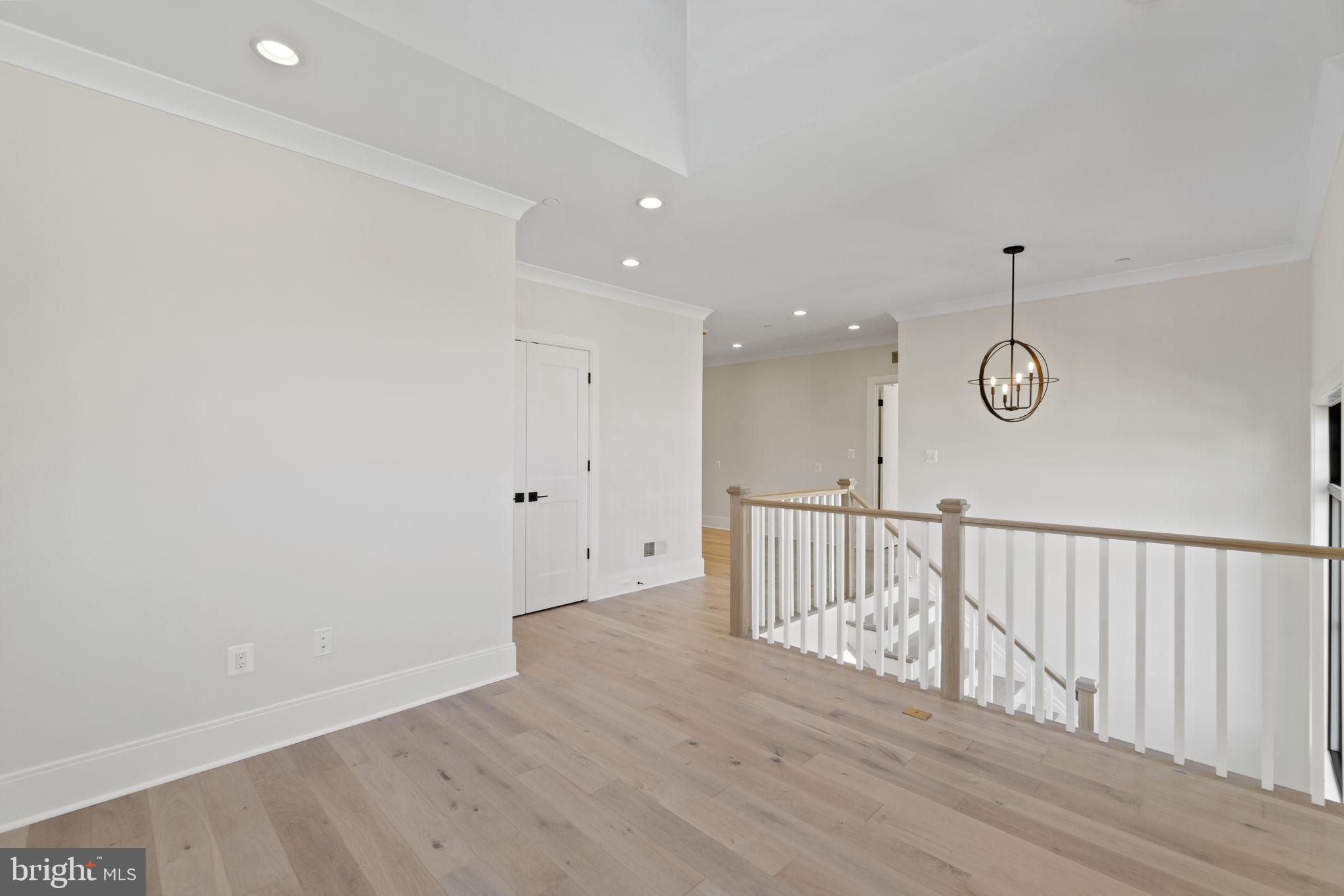 OAKWOOD KNOLLS - Residential