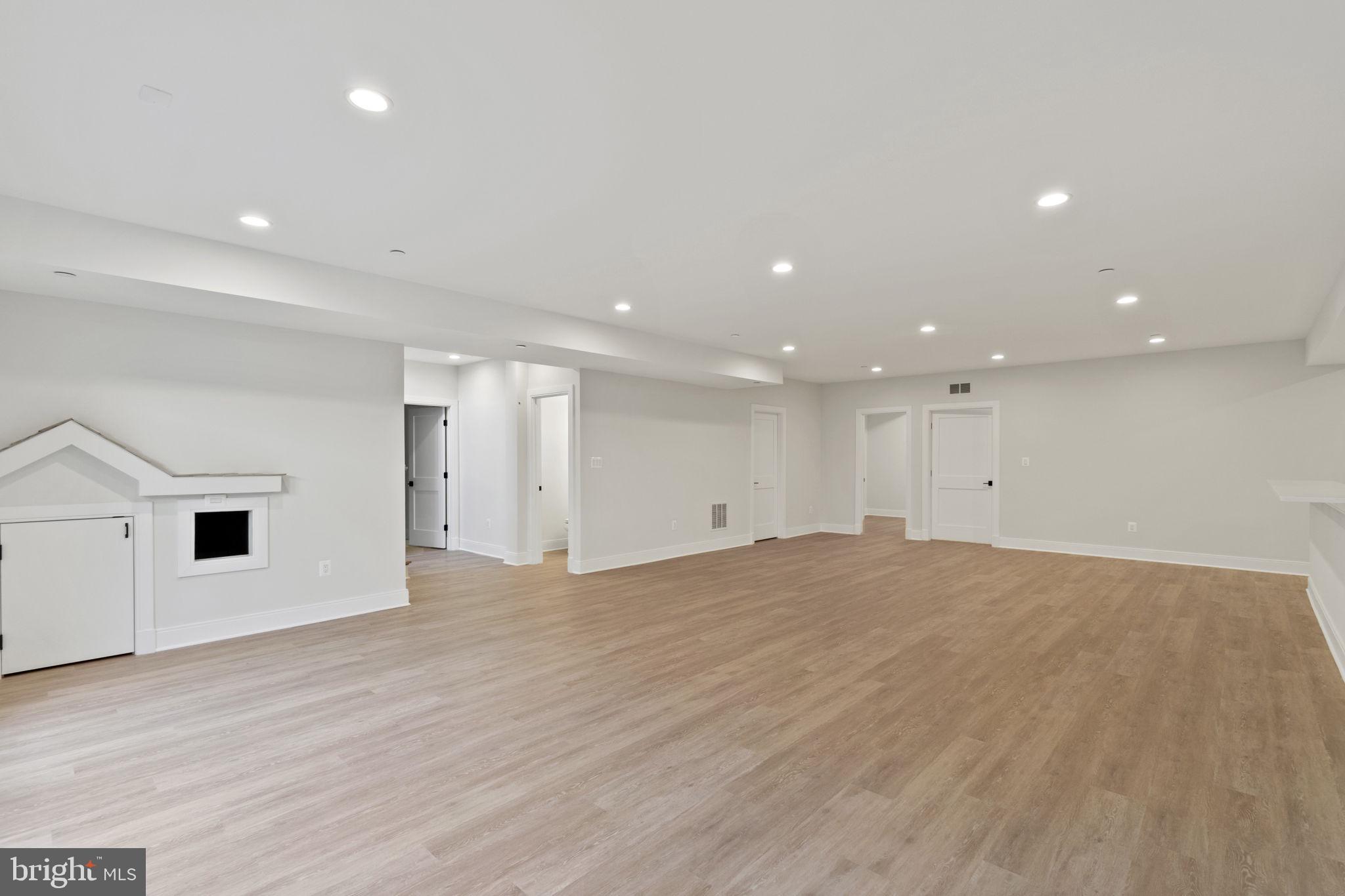 OAKWOOD KNOLLS - Residential