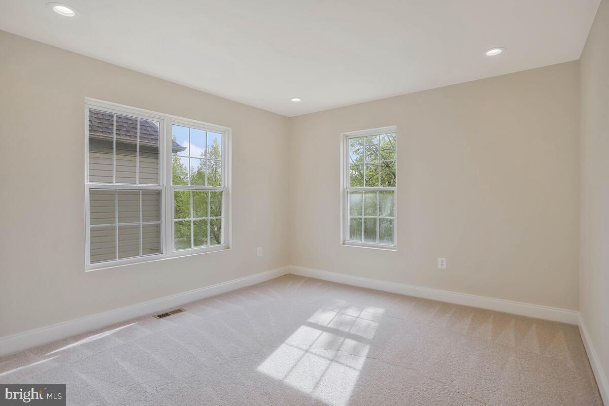 SENECA CROSSING - Residential