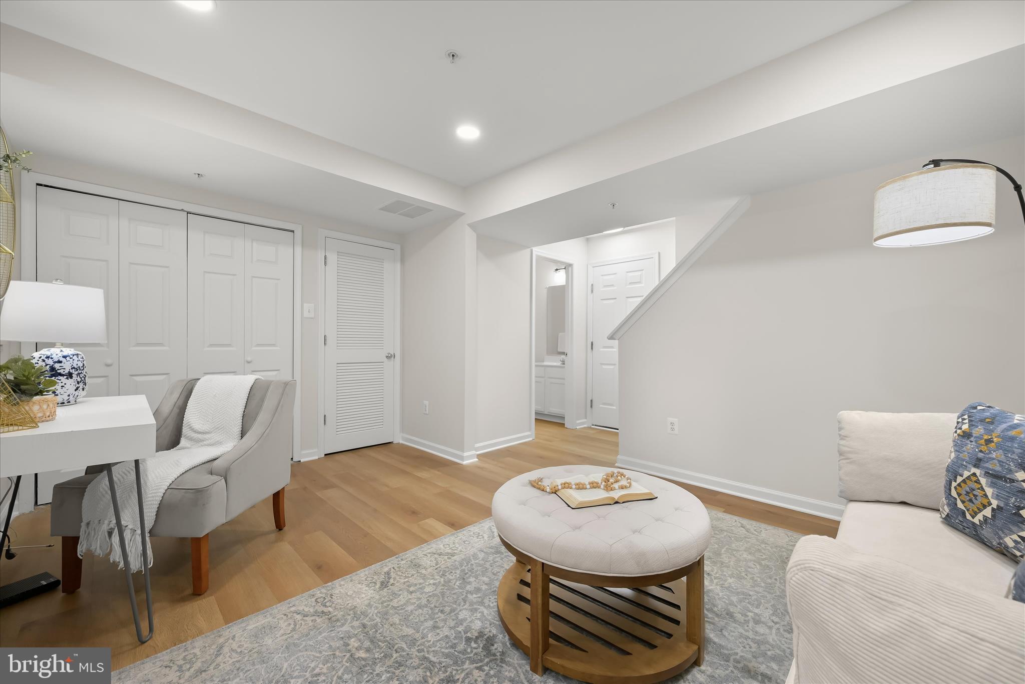 RIVER HILL - Residential
