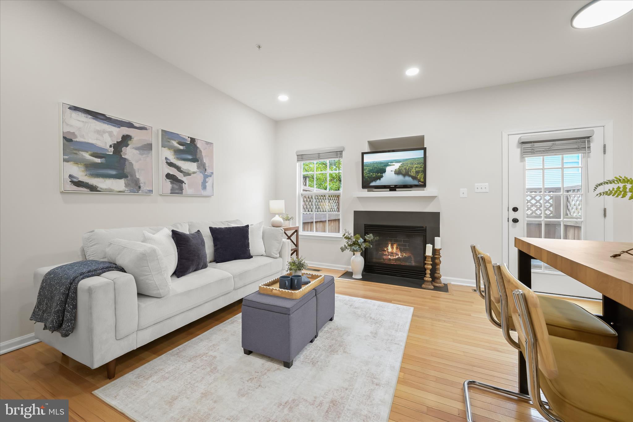 RIVER HILL - Residential