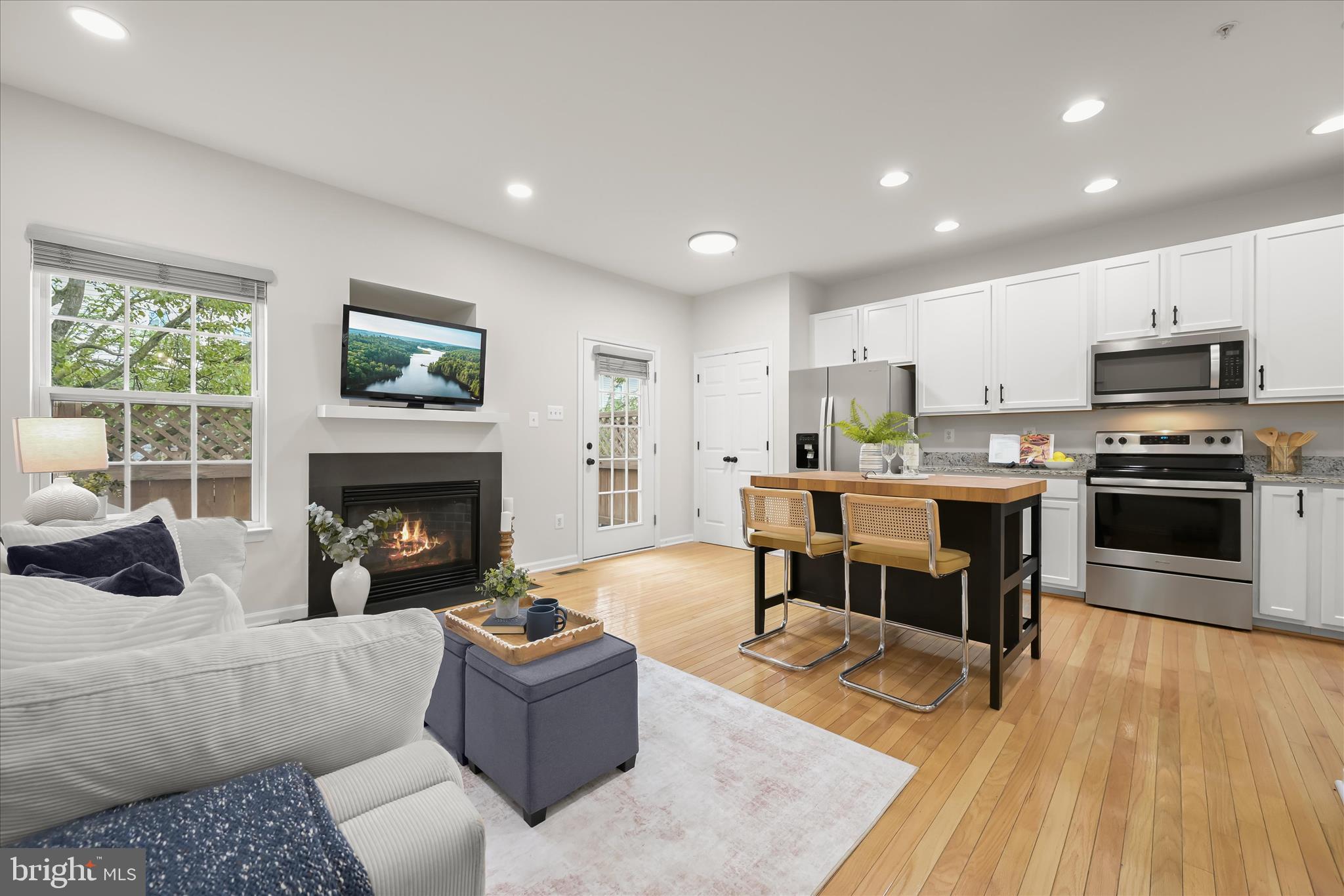 RIVER HILL - Residential