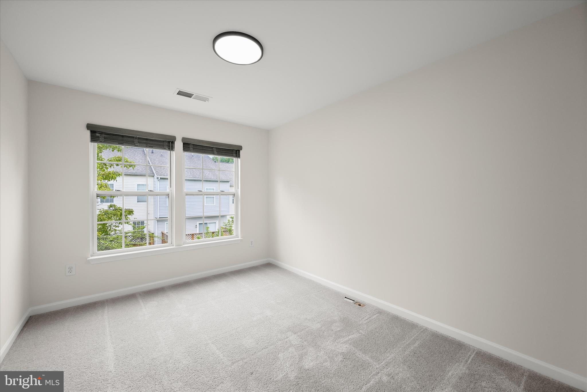RIVER HILL - Residential