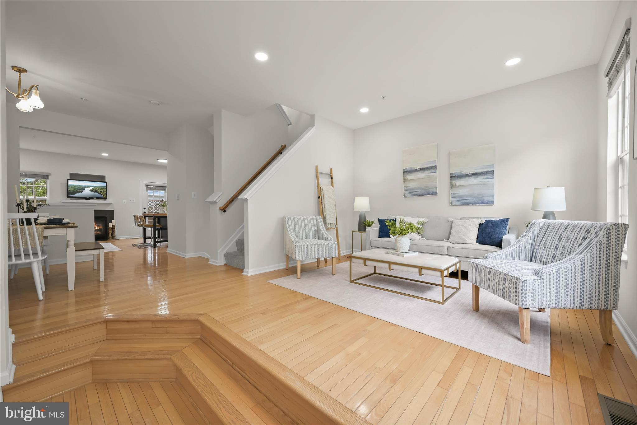 RIVER HILL - Residential