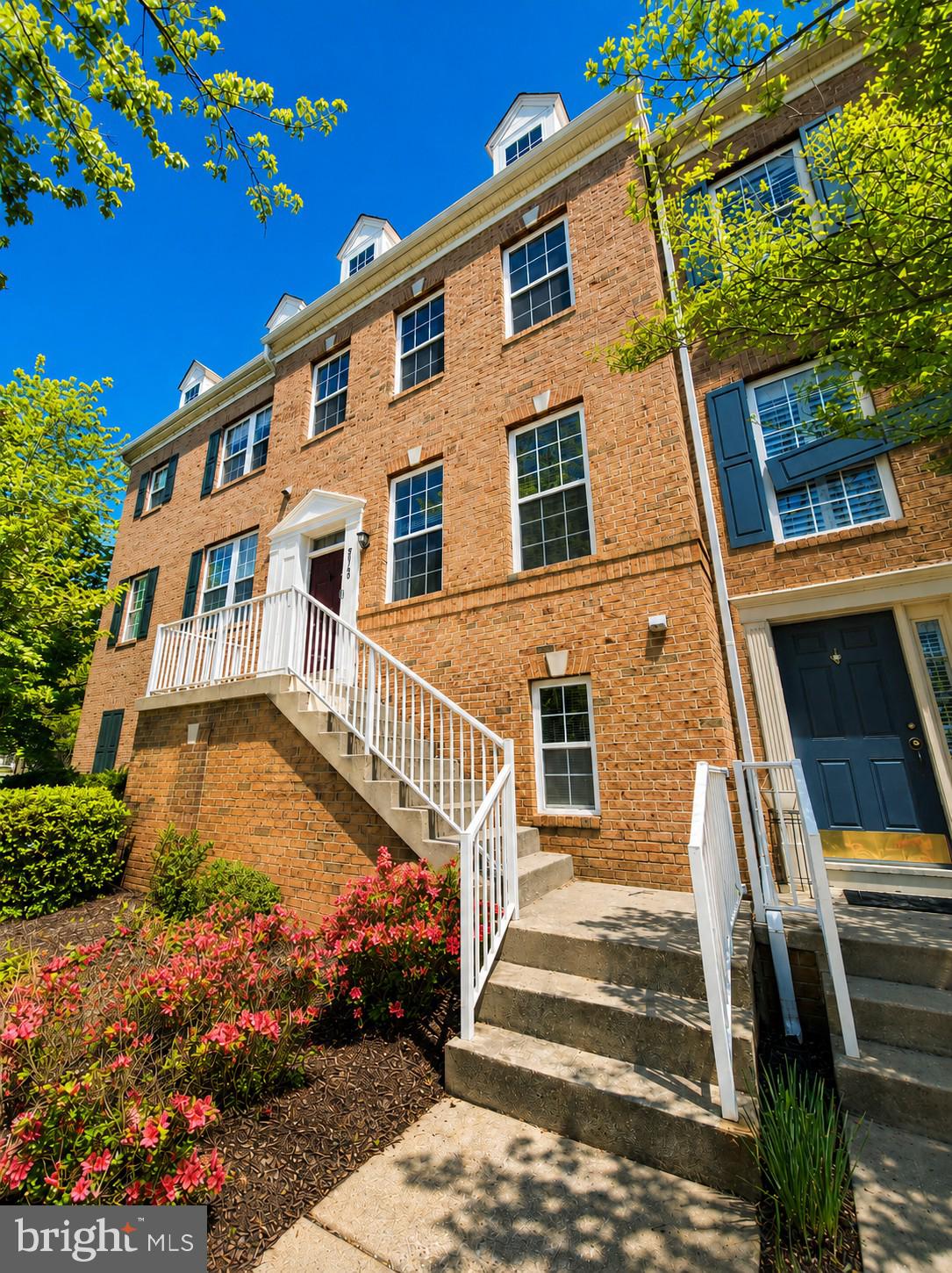 RIVER HILL - Residential