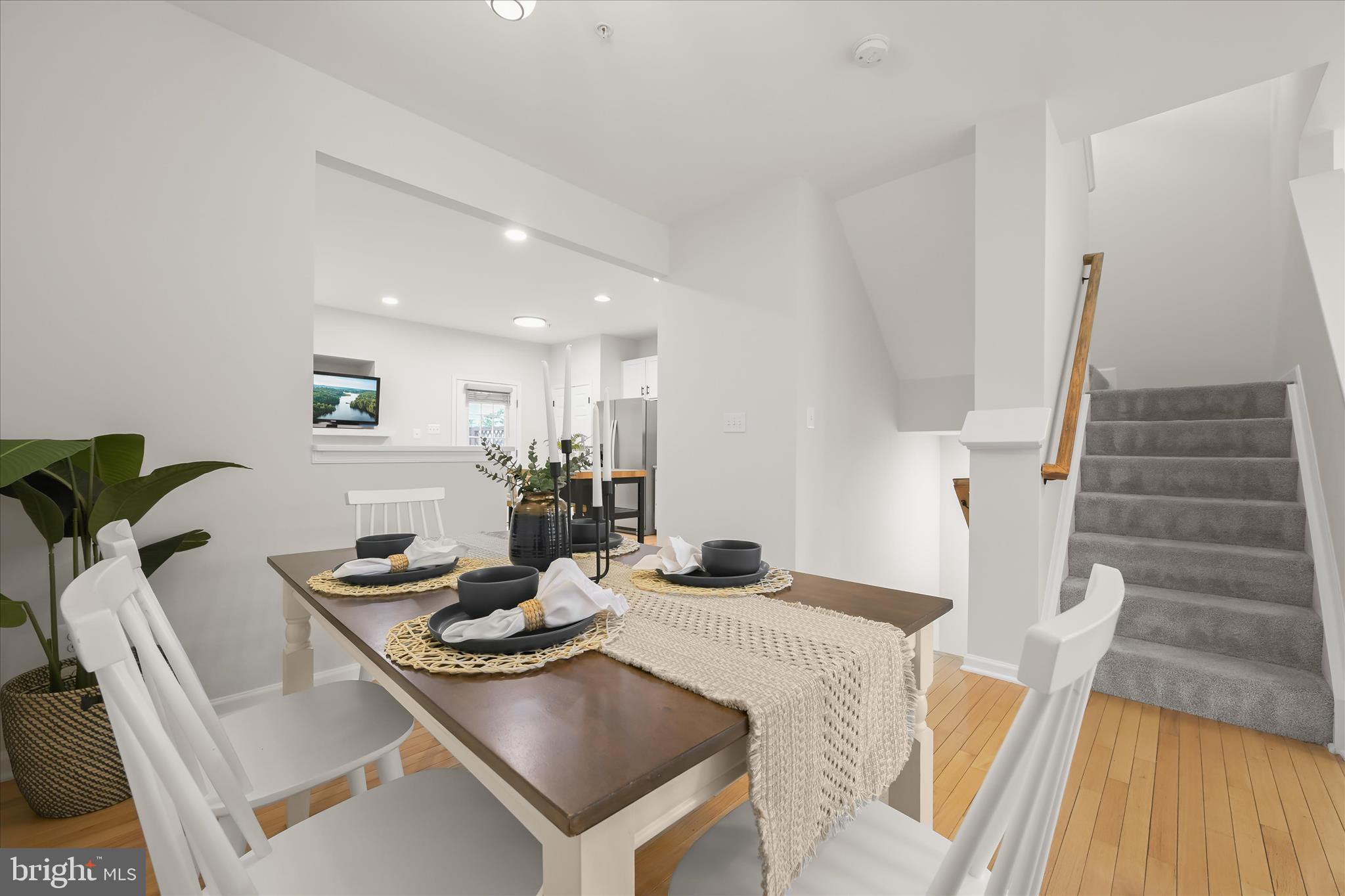 RIVER HILL - Residential